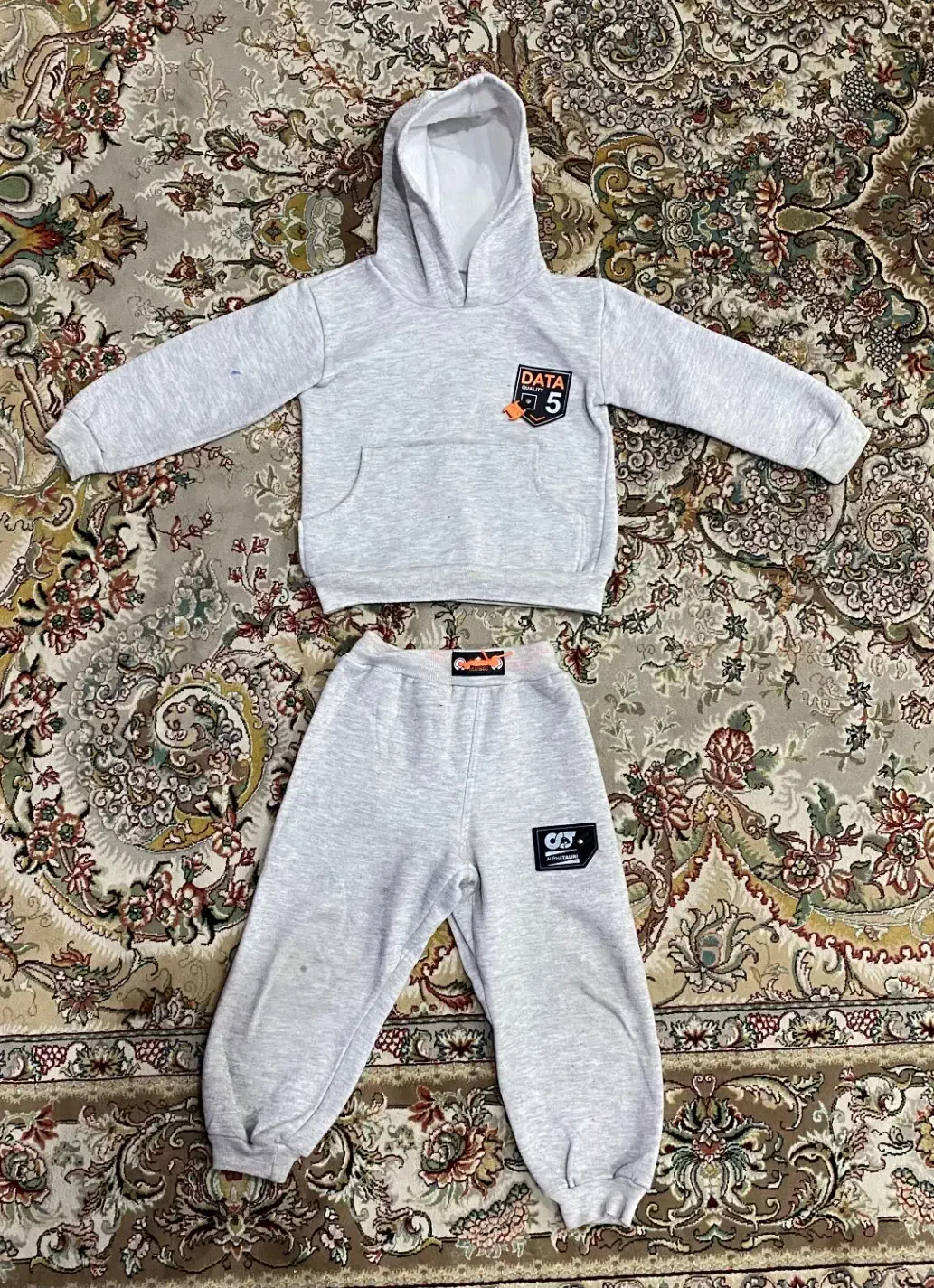 ست گرمکن کودک|کفش و لباس بچه|رشت, امین الضرب|دیوار