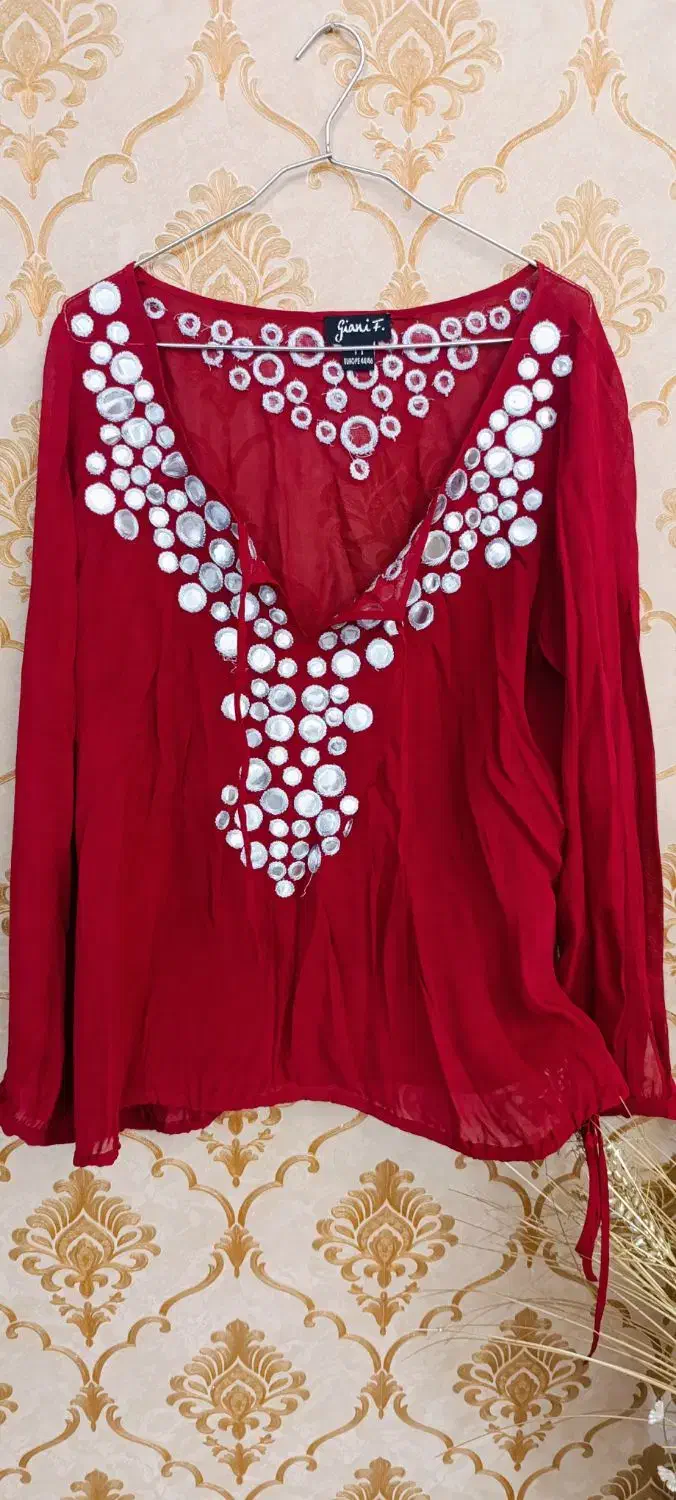 تعدادی لباس نو با تنخور زیبا|لباس|ساوه, |دیوار