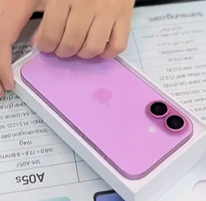 فروش گوشی آیفون۱۶نرمال رنگ صورتی نو و بسیار تازه|موبایل|رشت, دیلمان|دیوار