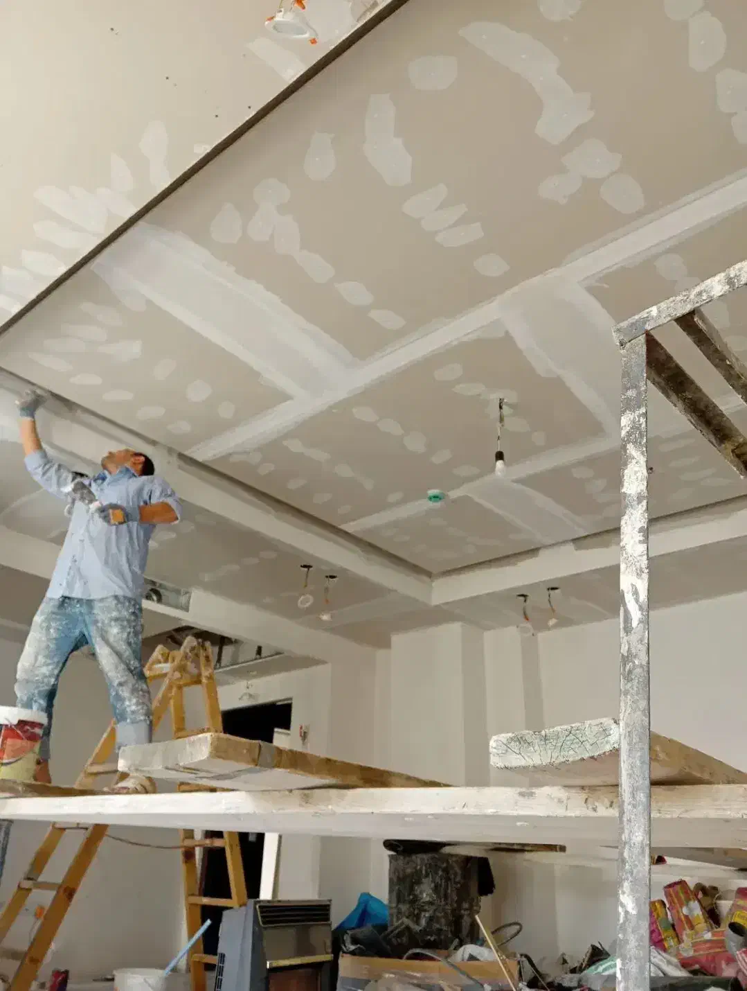 نقاشی ساختمان کیفیت بالا قیمت مناسب|خدمات پیشه و مهارت|کلاردشت, |دیوار