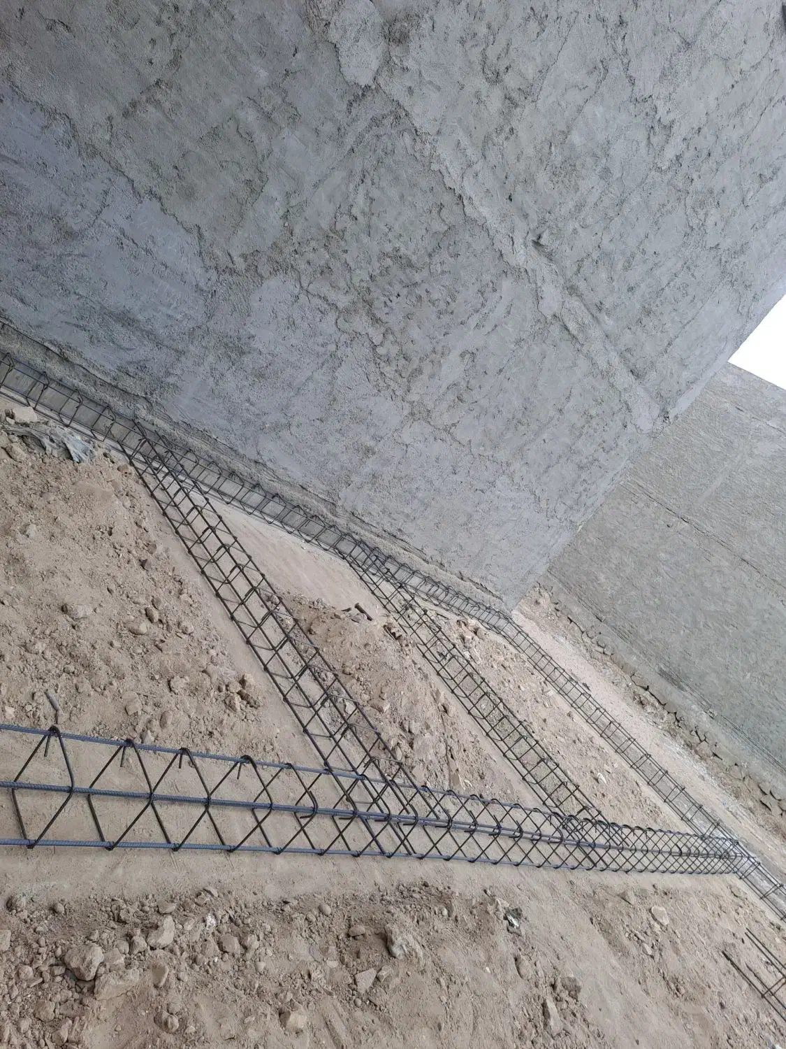 آرماتوربندی ، فونداسیون سوله،سبدی و خم کردن میلگرد|خدمات پیشه و مهارت|اهواز, کوی مهدیس|دیوار