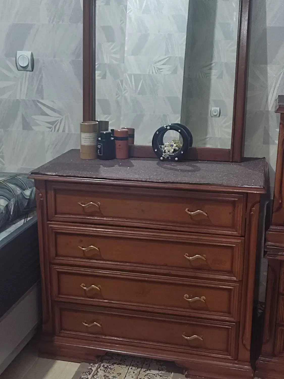 دراور|جاکفشی، کمد، دراور|کرج, کوی کارمندان شمالی|دیوار