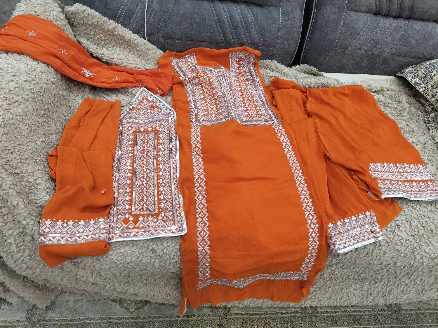 لباس بلوچی چرخی دوز|لباس|چابهار, |دیوار