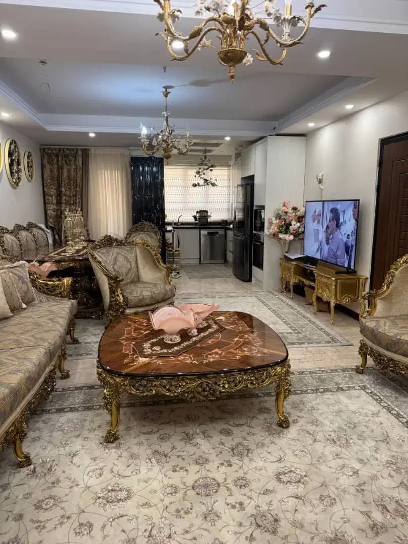 ۸۱ متر ۲ خواب / فول امکانات / ۲ ساله