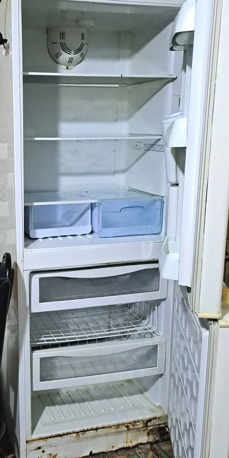 یخچال فریزر گلبین|یخچال و فریزر|سرخنکلاته, |دیوار