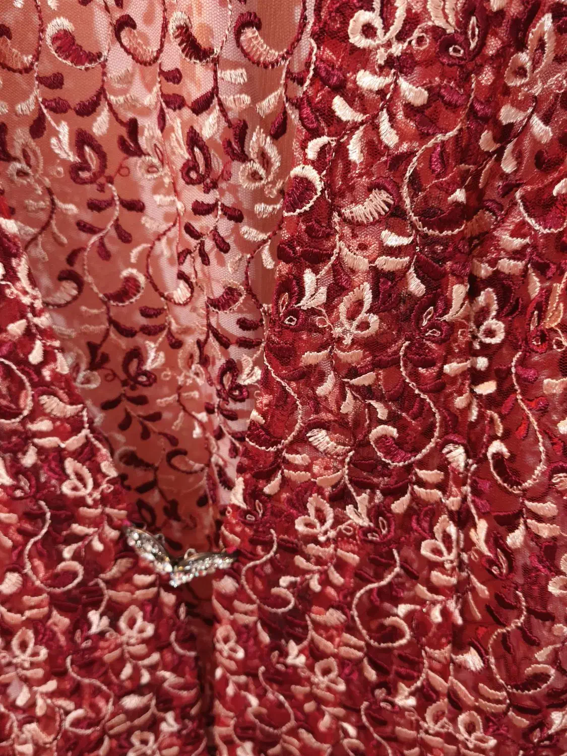 لباس گیپور مجلسی|لباس|ورامین, ورامین|دیوار