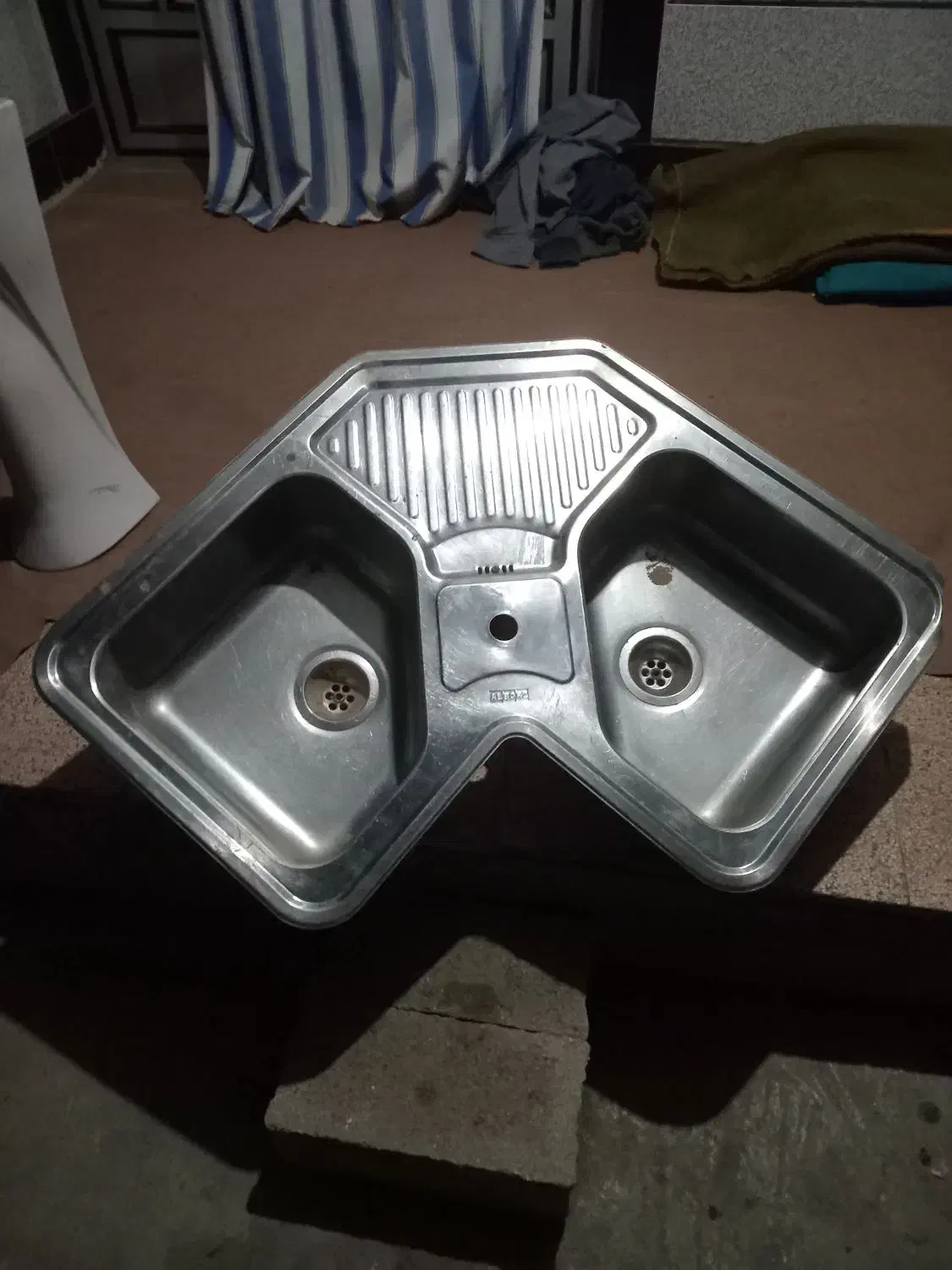 سینک ظرف شوی|آبچکان و نظمدهنده ظروف|جلین, |دیوار