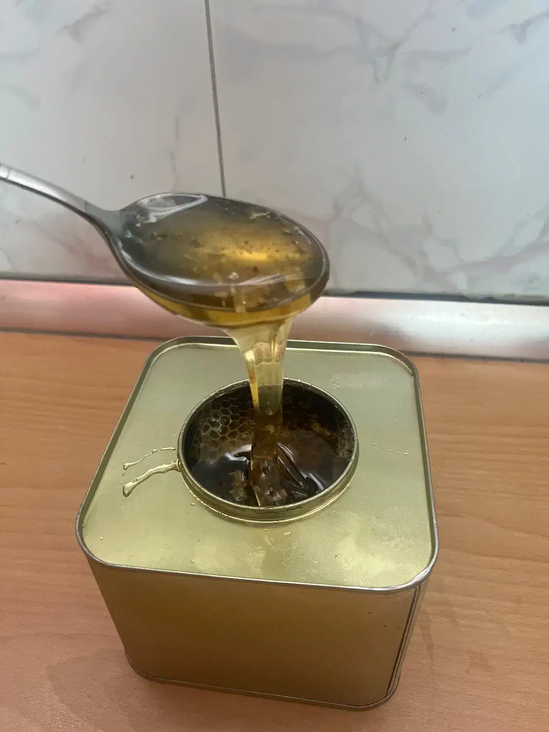 مقداری عسل محلی و اصلی|خوردنی و آشامیدنی|اصفهان, کوی امیریه|دیوار