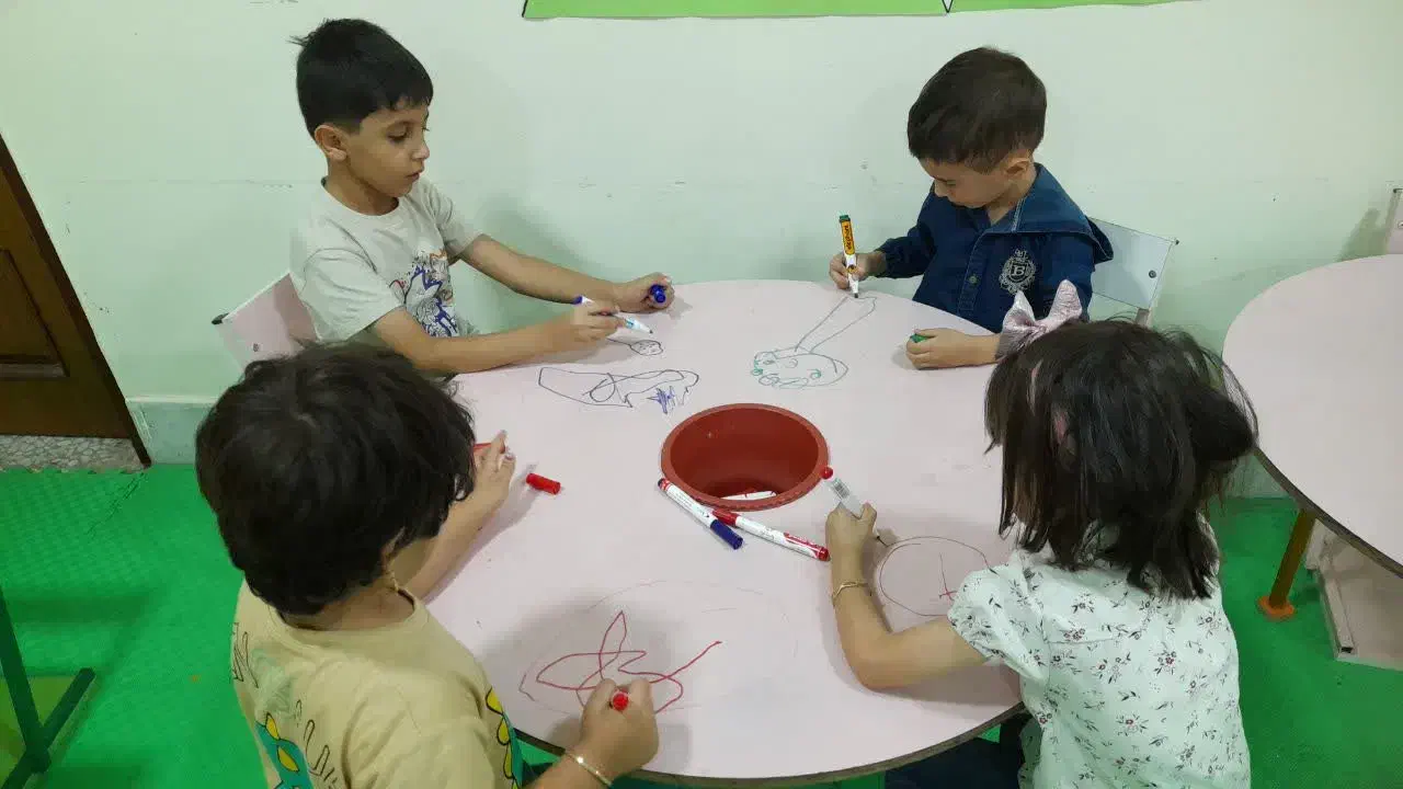 میز و صندلی هایگلاس کودکان|اسباب و اثاث بچه|شهرضا, |دیوار