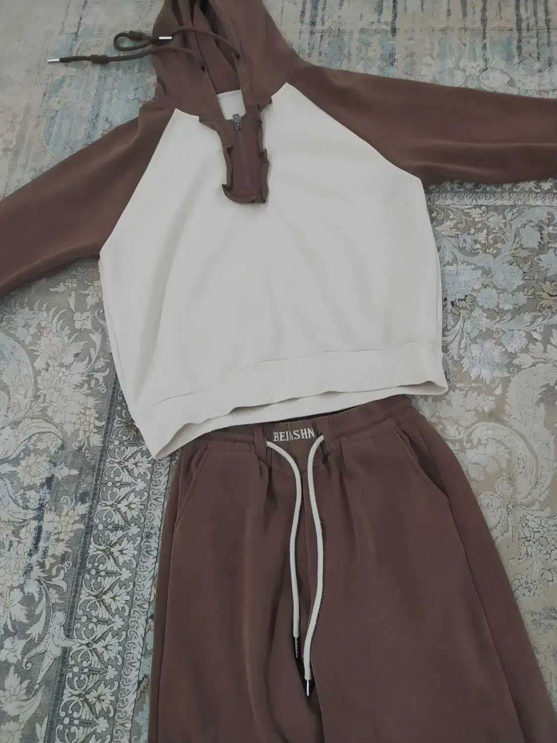 لباس بچگانه|کفش و لباس بچه|گنبد کاووس, |دیوار