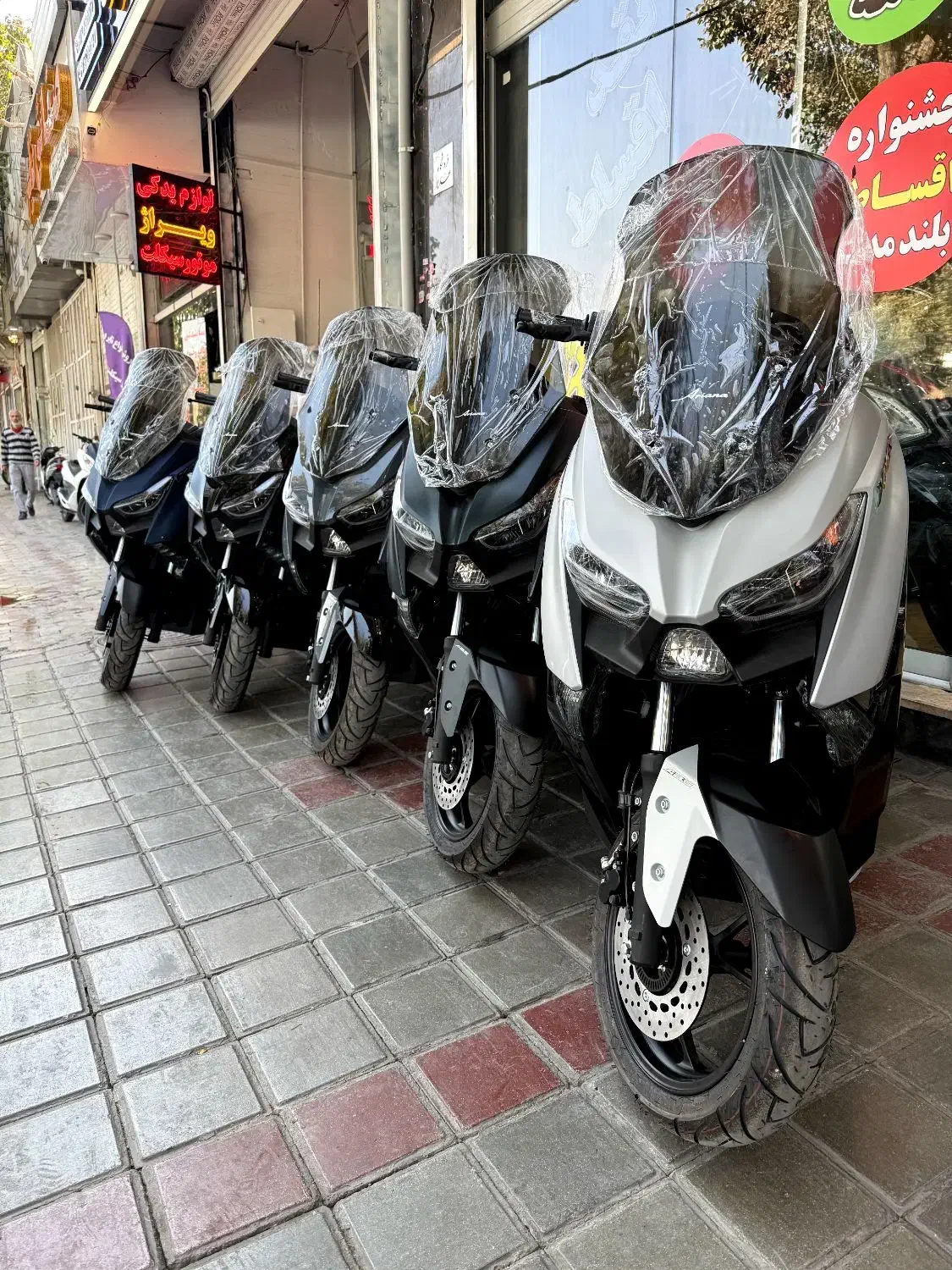 موتور XMAX  طرح  از شرکت آریانا|موتورسیکلت|اصفهان, سرتاوه|دیوار