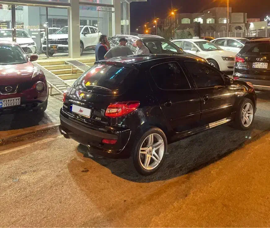 ۲۰۷ دنده مشکی آبنوس سقف فلز ۱۴۰۲|خودرو سواری و وانت|کیش, |دیوار