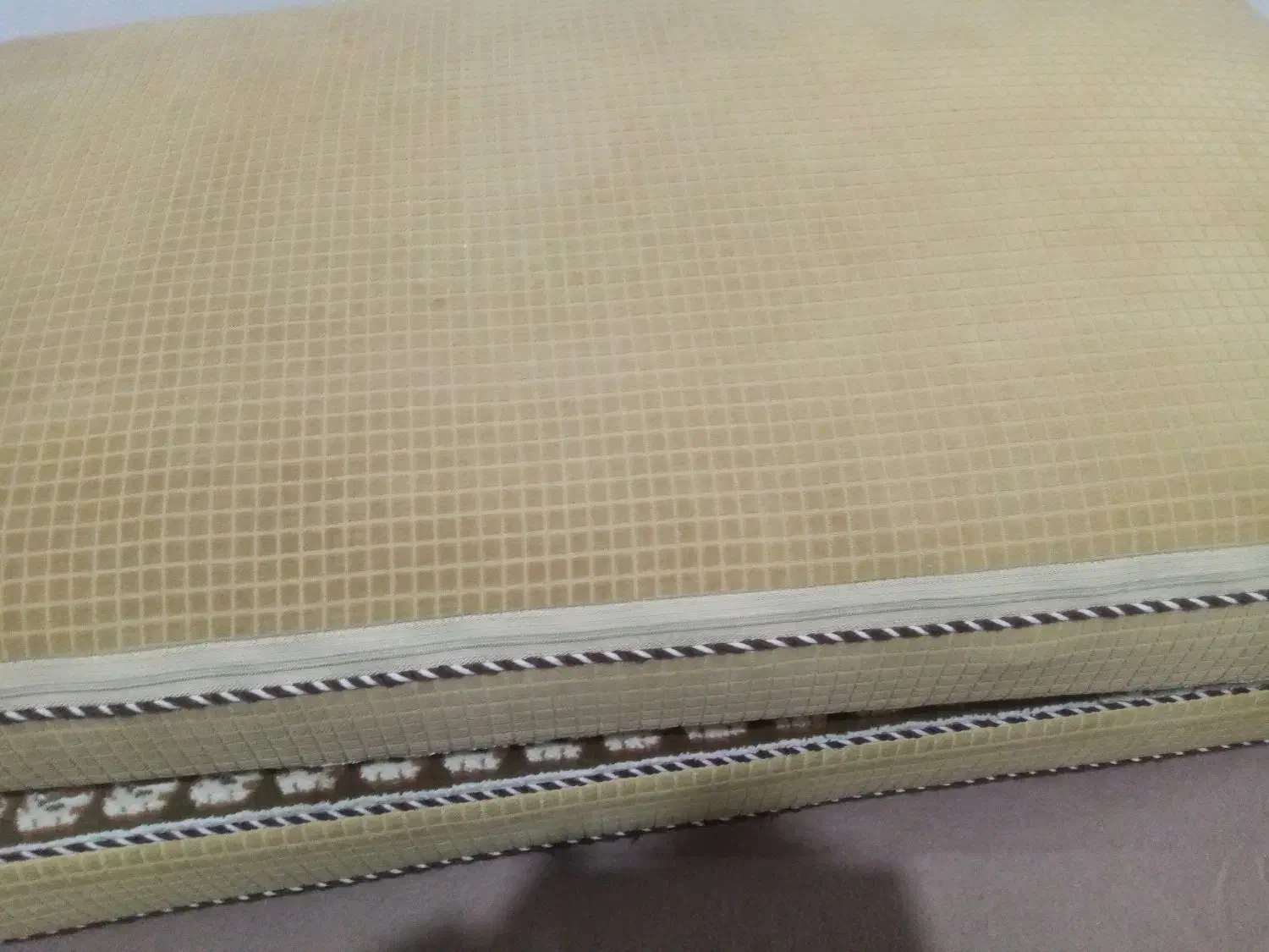 یک جفت پشتی|پشتی|تبریز, |دیوار