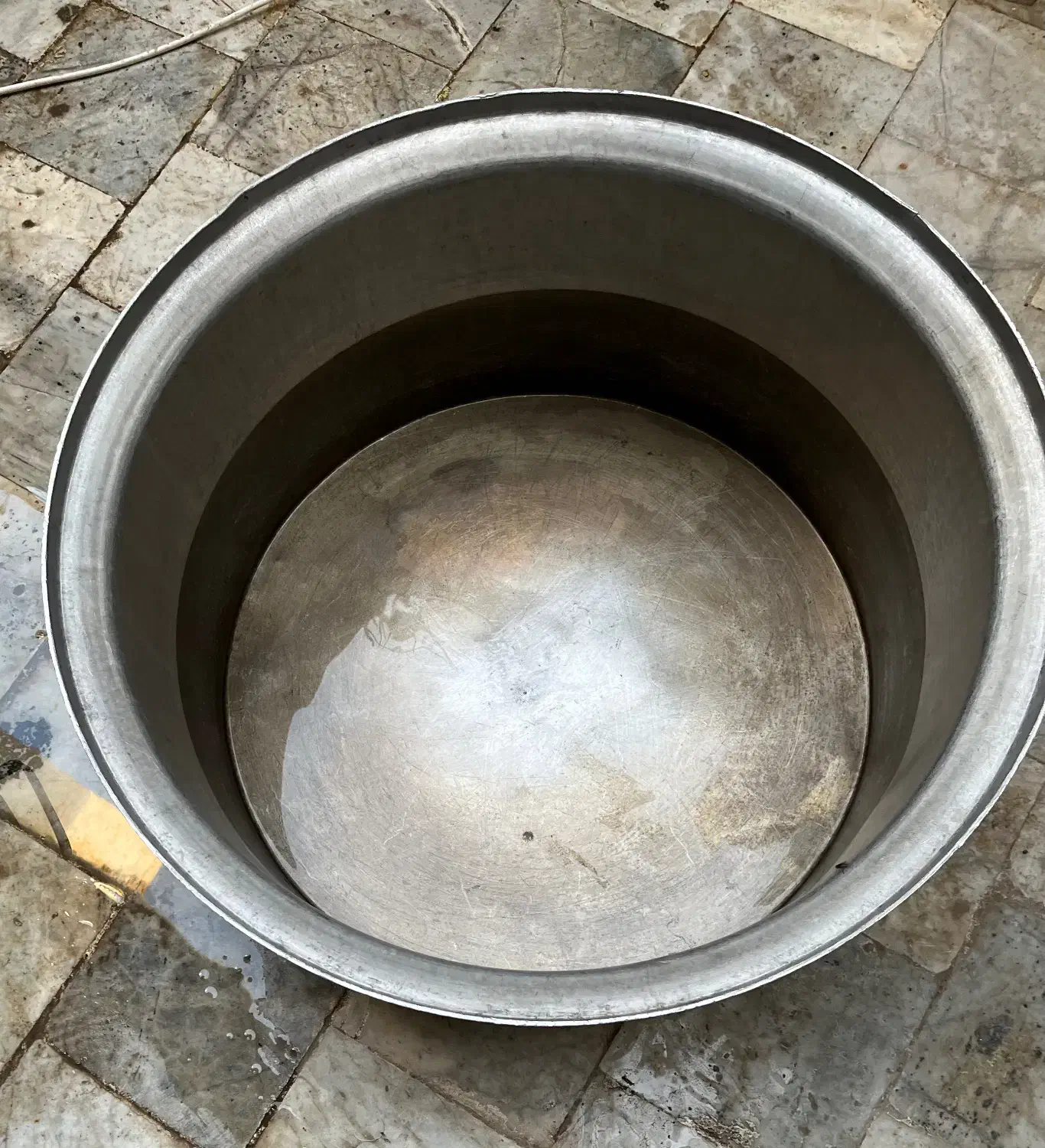 دیگ مجلسی|ظروف پخت‌وپز|زاهدان, |دیوار