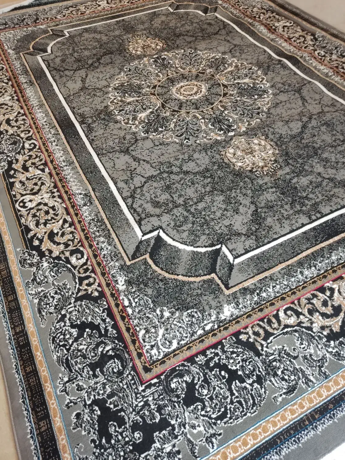 فرش زیر قیمت تخفیفی|فرش|آران و بیدگل, |دیوار