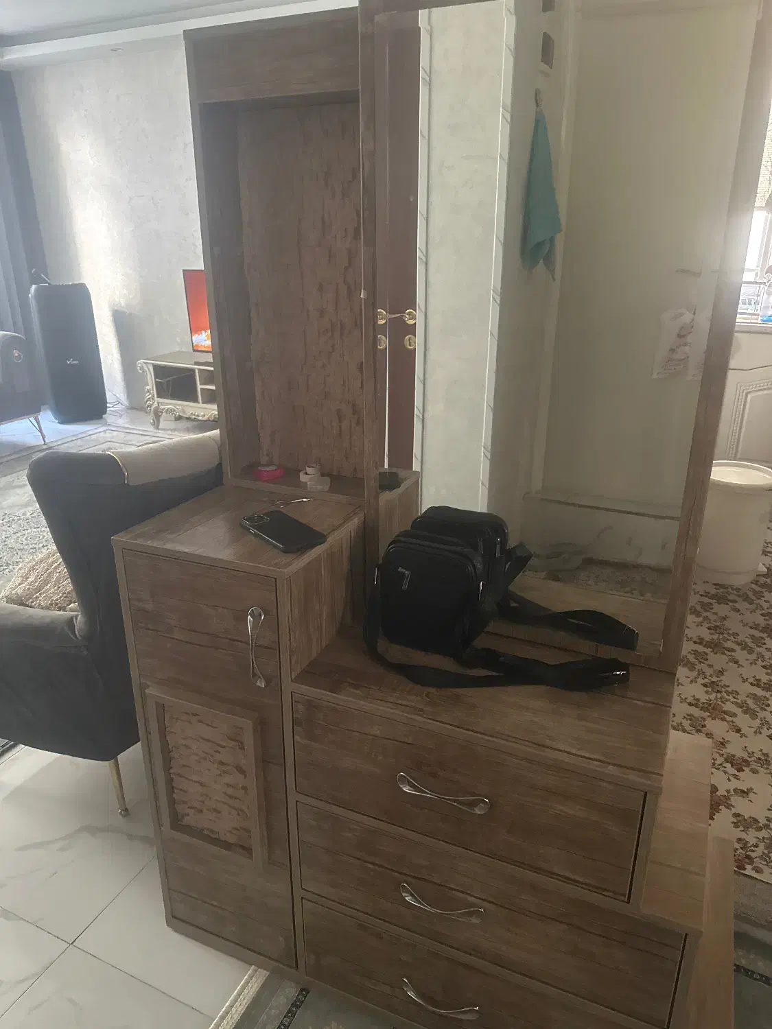 کمد ارایش در حد نو|مبلمان خانگی و میز عسلی|تهران, منیریه|دیوار