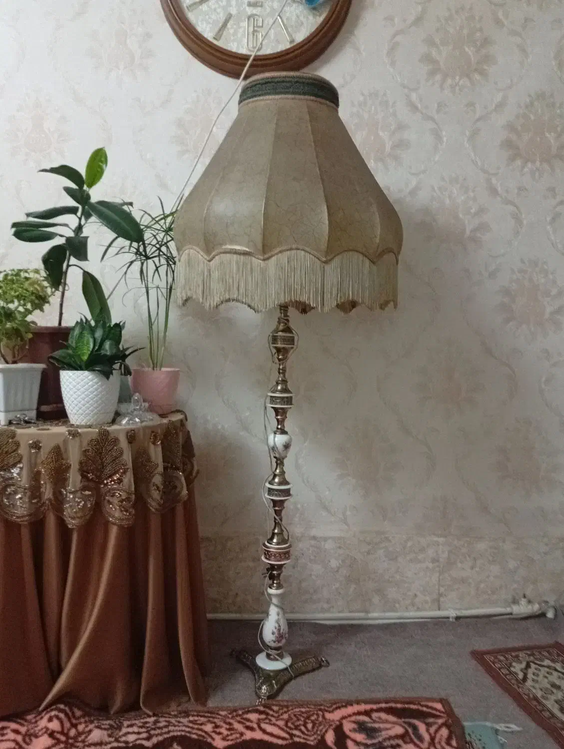 آباژورایستاده|چراغ خواب و آباژور|تبریز, |دیوار