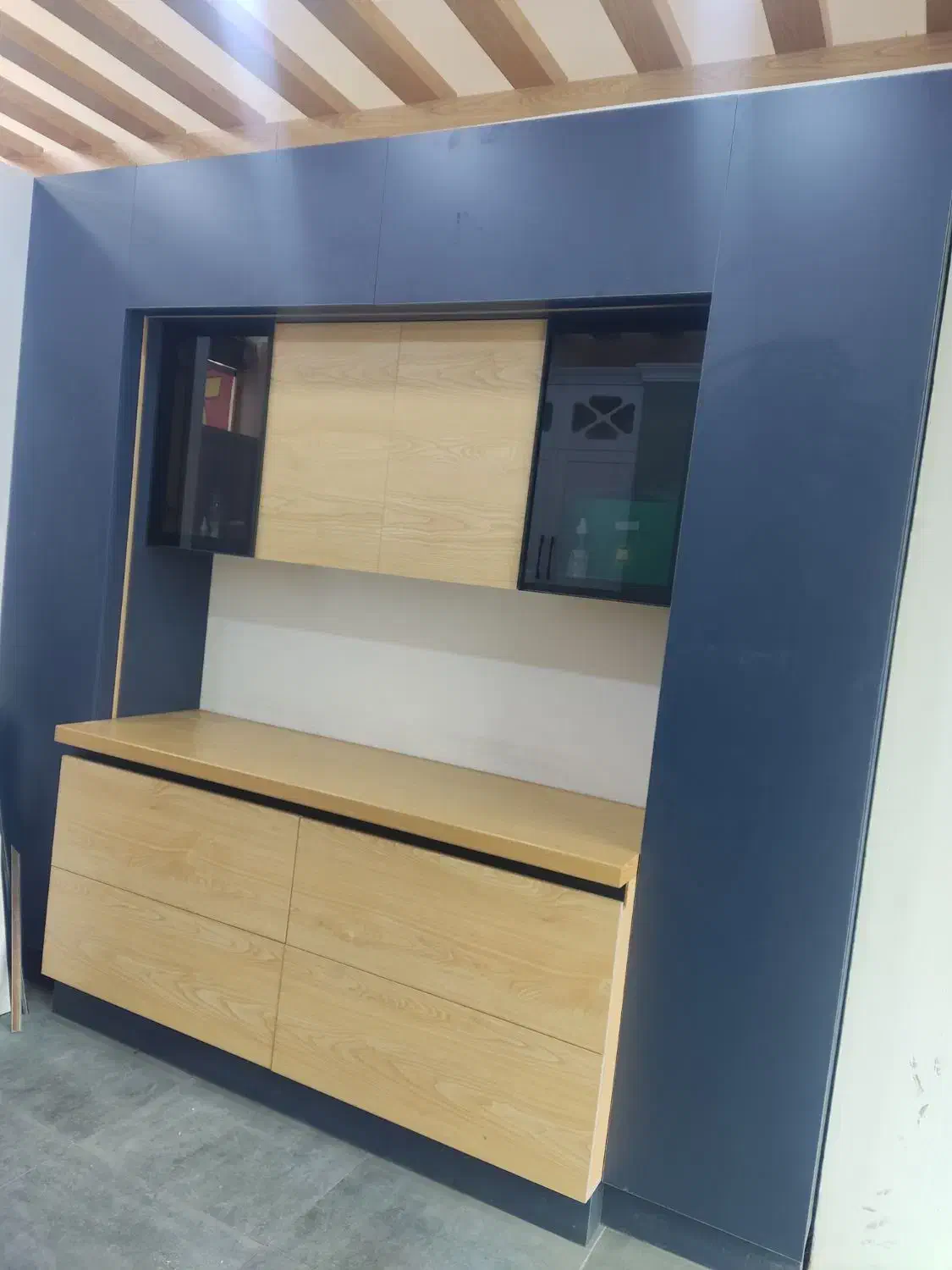 کابینت دکور نمایشگاه|کتابخانه، شلف، قفسههای دیواری|پردیس, فاز ۱۱|دیوار