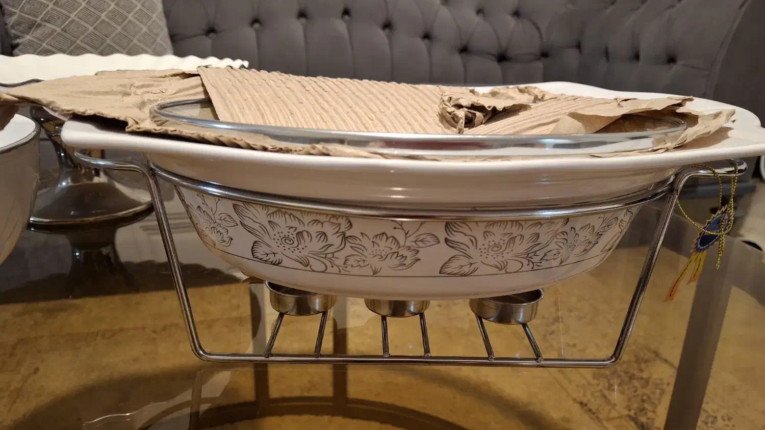 تعدادی ظرف پذیرایی|ظروف سرو و پذیرایی|ساری, |دیوار