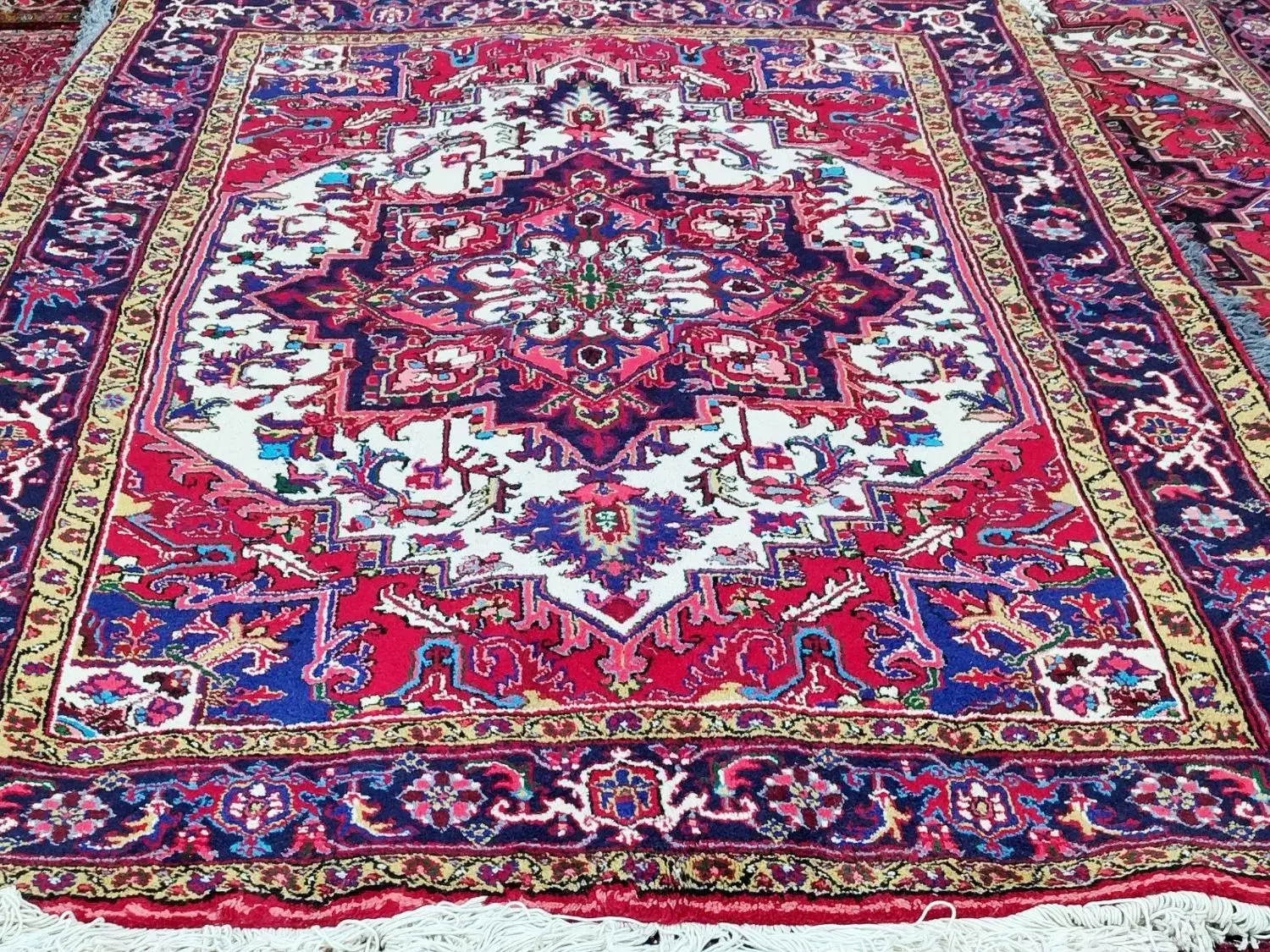 یه تیکه فرش دستبافت 6متری|فرش|تبریز, |دیوار