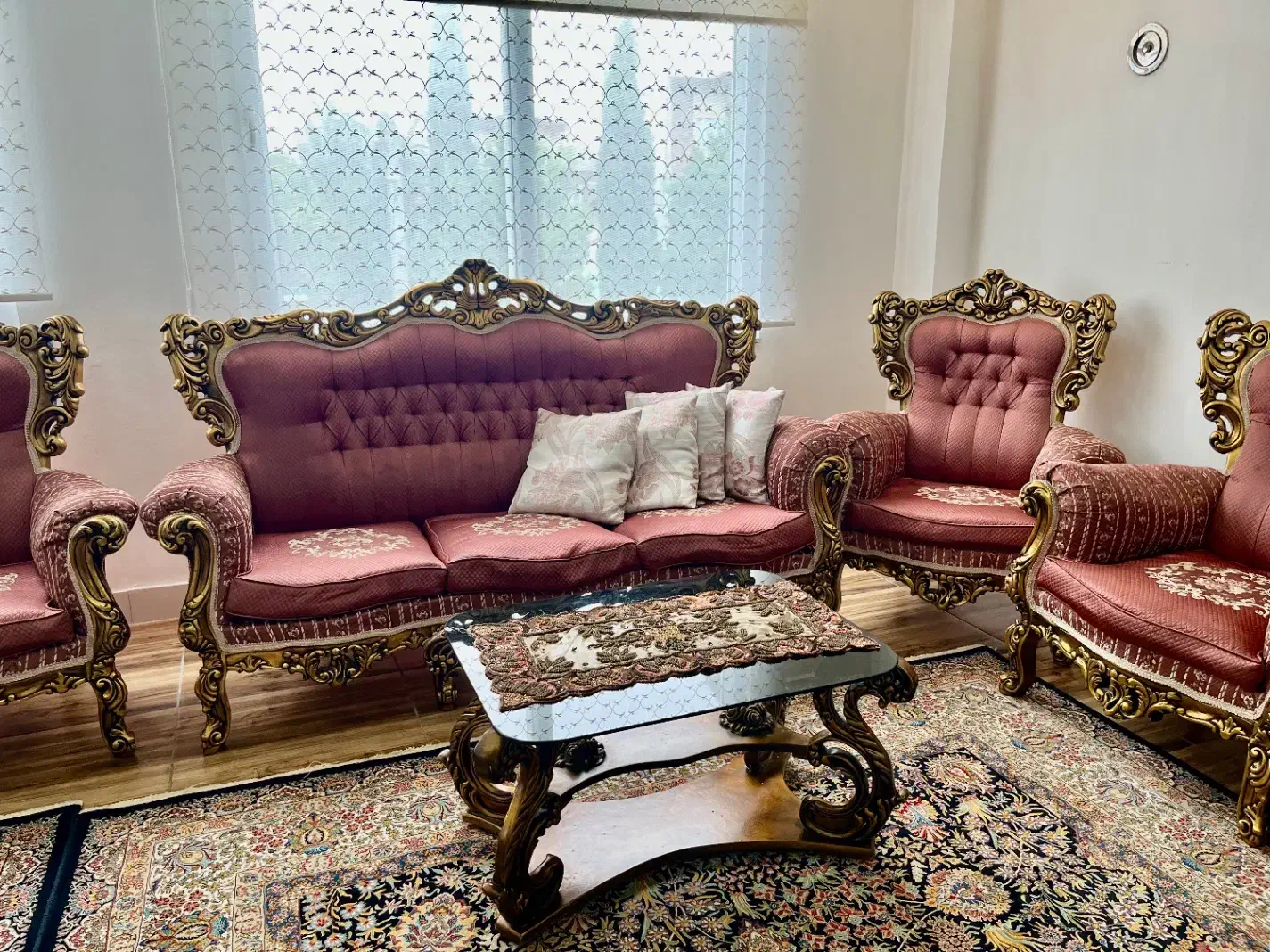 مبل سلطنتی ورق طلا نه نفره|مبلمان خانگی و میز عسلی|نوشهر, |دیوار