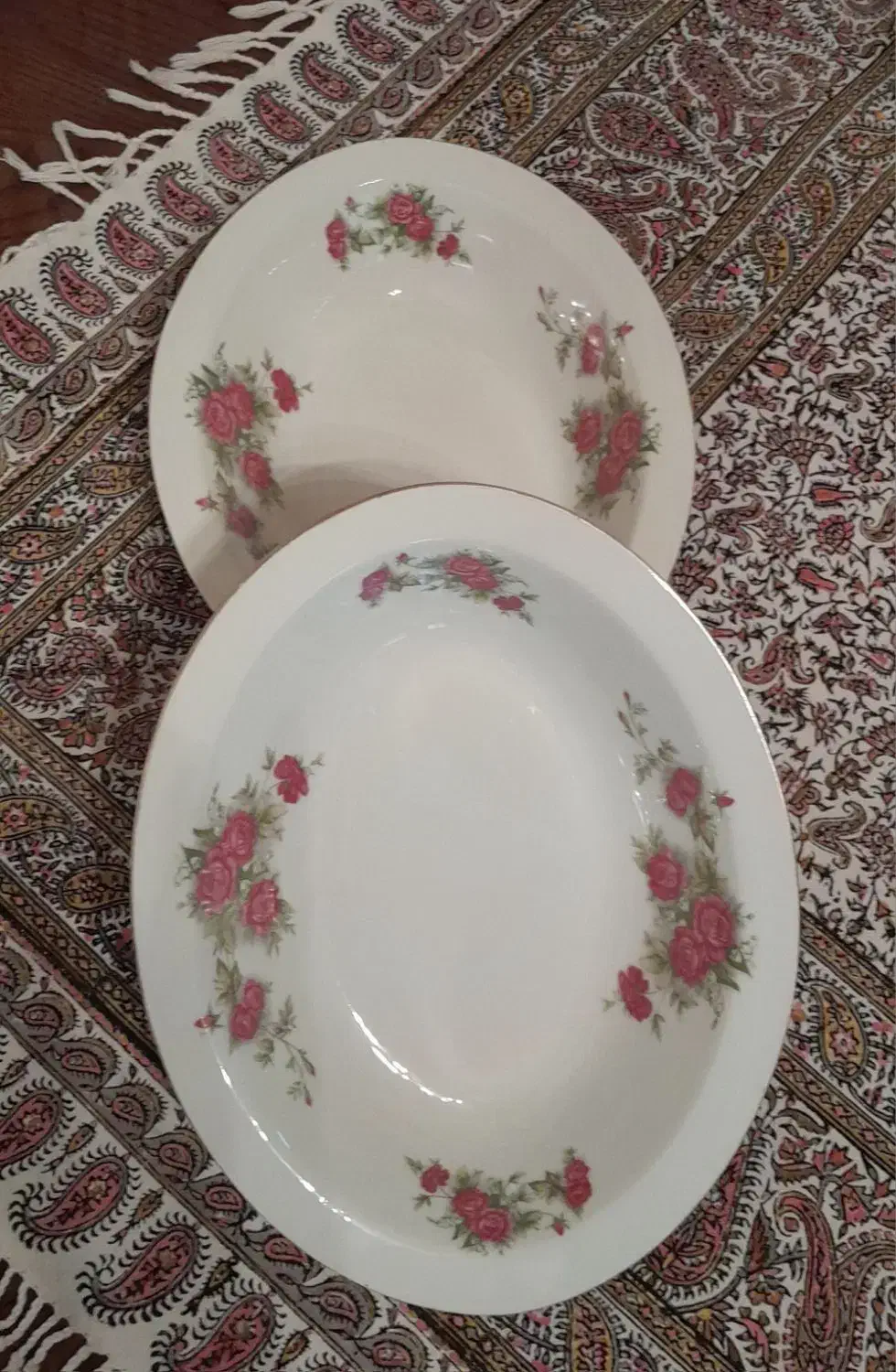 ۴ عدد دیس و ۲ عدد مرغ‌خوری گل‌سرخی قدیمی|کلکسیون اشیاء عتیقه|رشت, رشتیان|دیوار