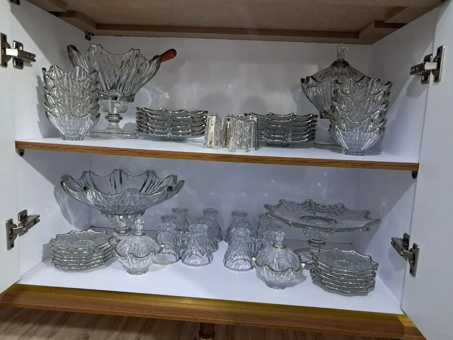 سرویس پذیرایی۱۲نفره|ظروف سرو و پذیرایی|بهارستان, |دیوار