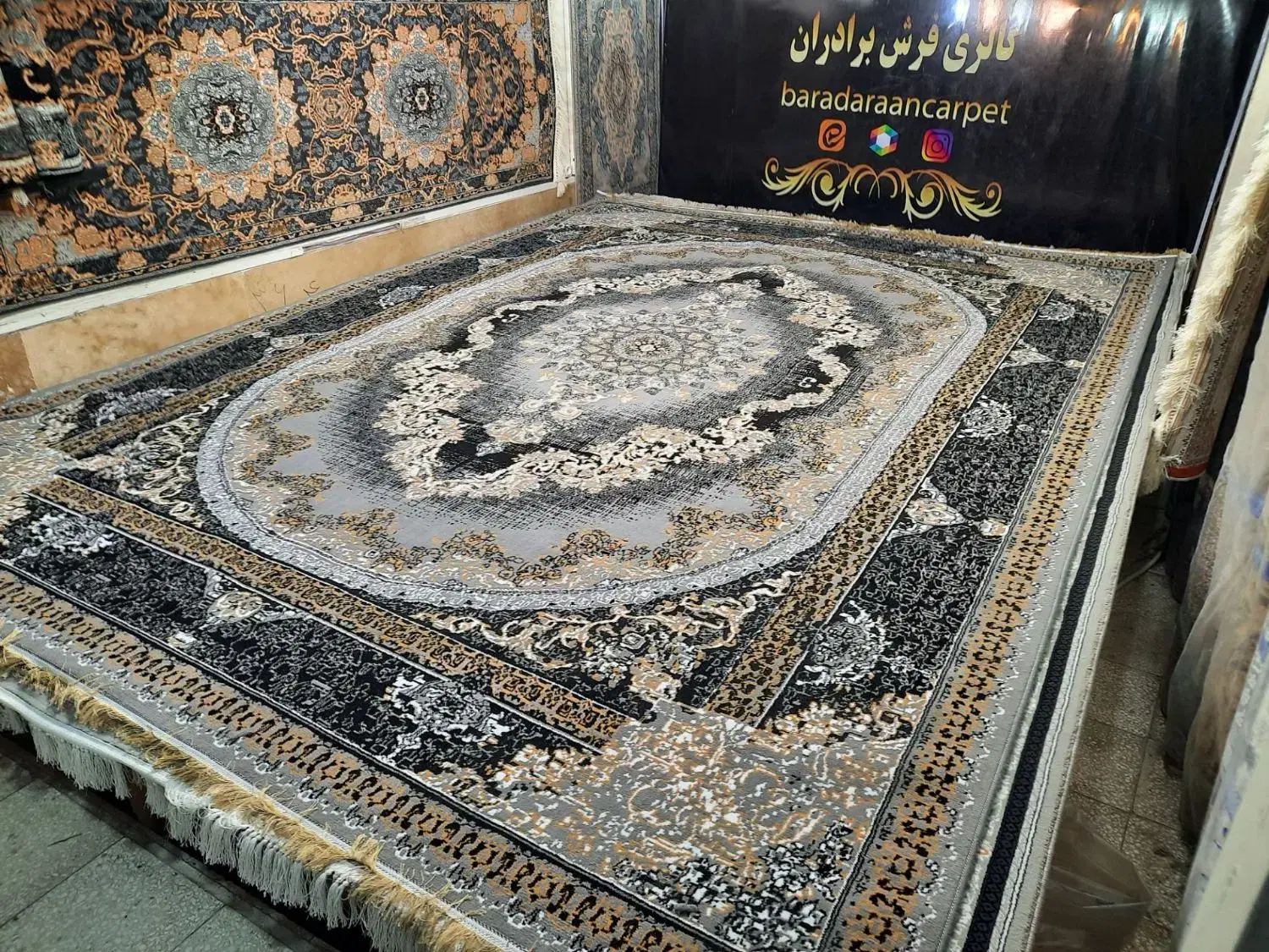 فرش ۶ متری فقط ۵۵۰۰ تومن|فرش|مشهد, مصلی (کارمندان اول)|دیوار