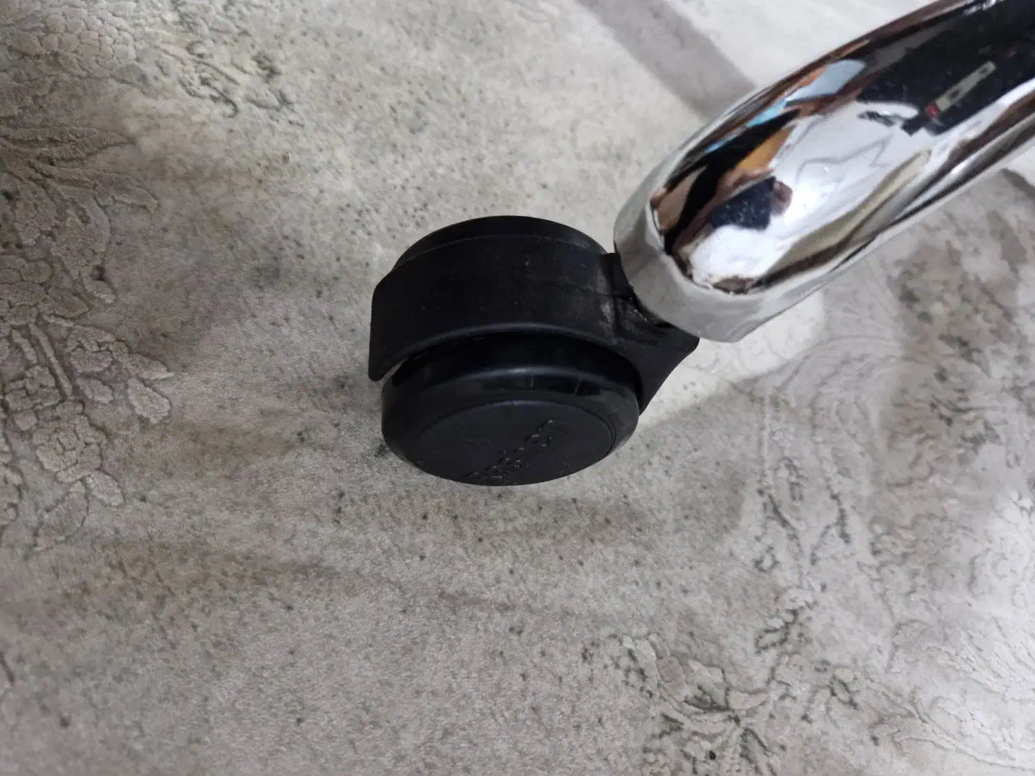 فروش فوری صندلی چرخ دار|صندلی و نیمکت|بندر انزلی, کوی واحدی|دیوار