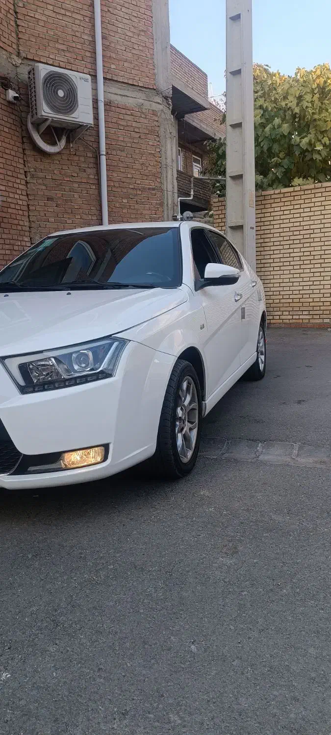 دنا 1401 اتومات سفید بدون رنگ|خودرو سواری و وانت|ارومیه, |دیوار