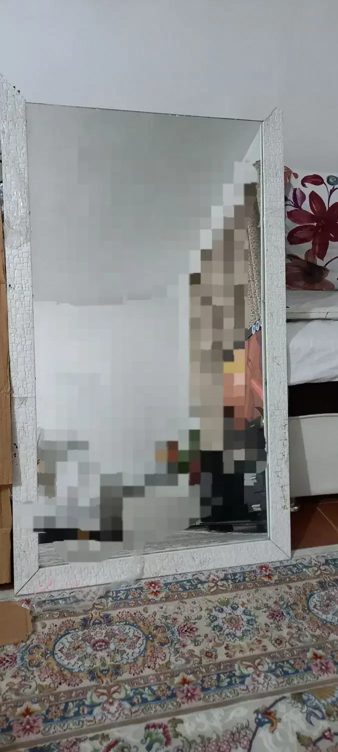 آینه|آینه|پردیس, فاز ۸|دیوار