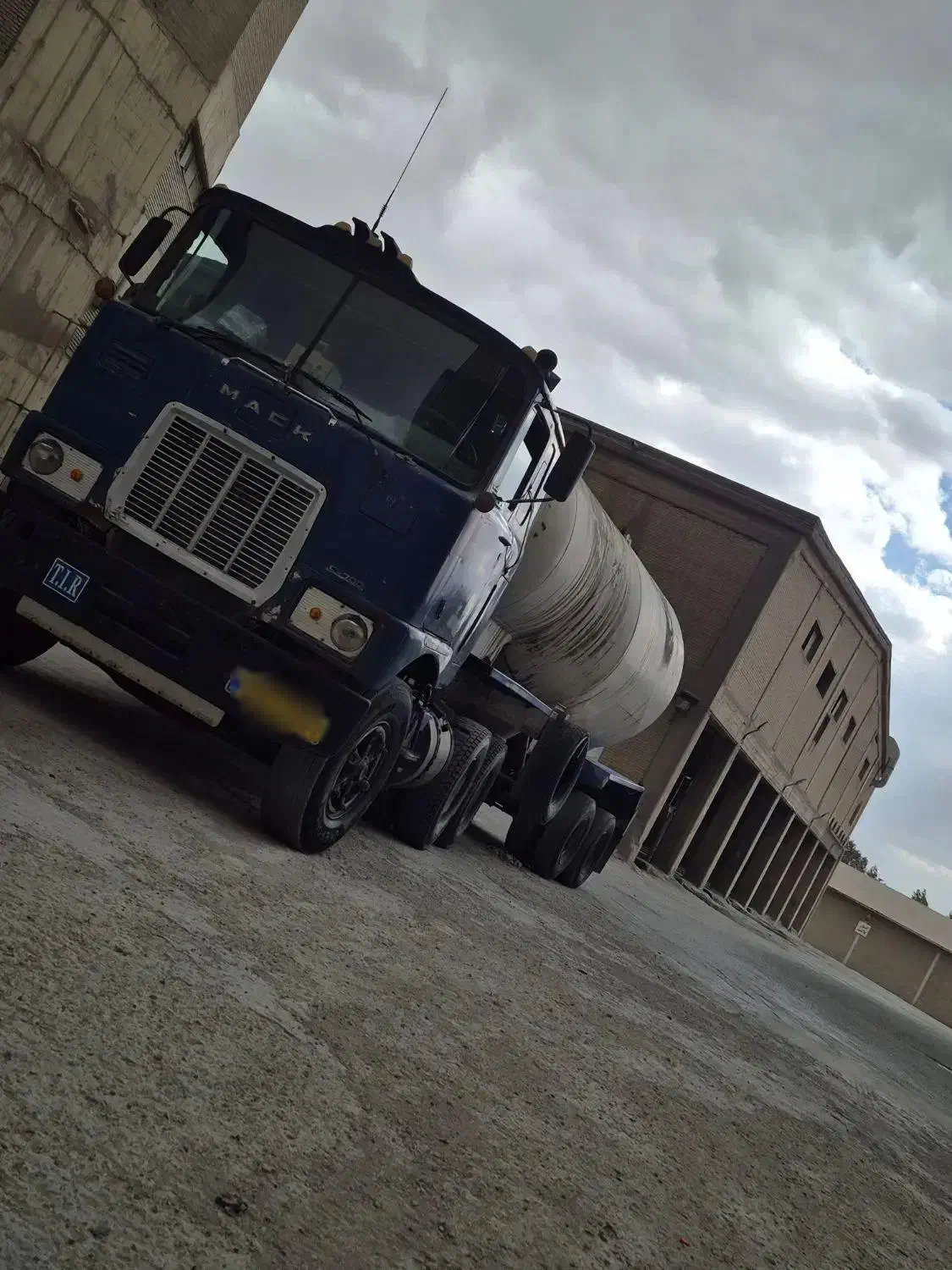 ماک|خودرو سنگین|ارومیه, |دیوار