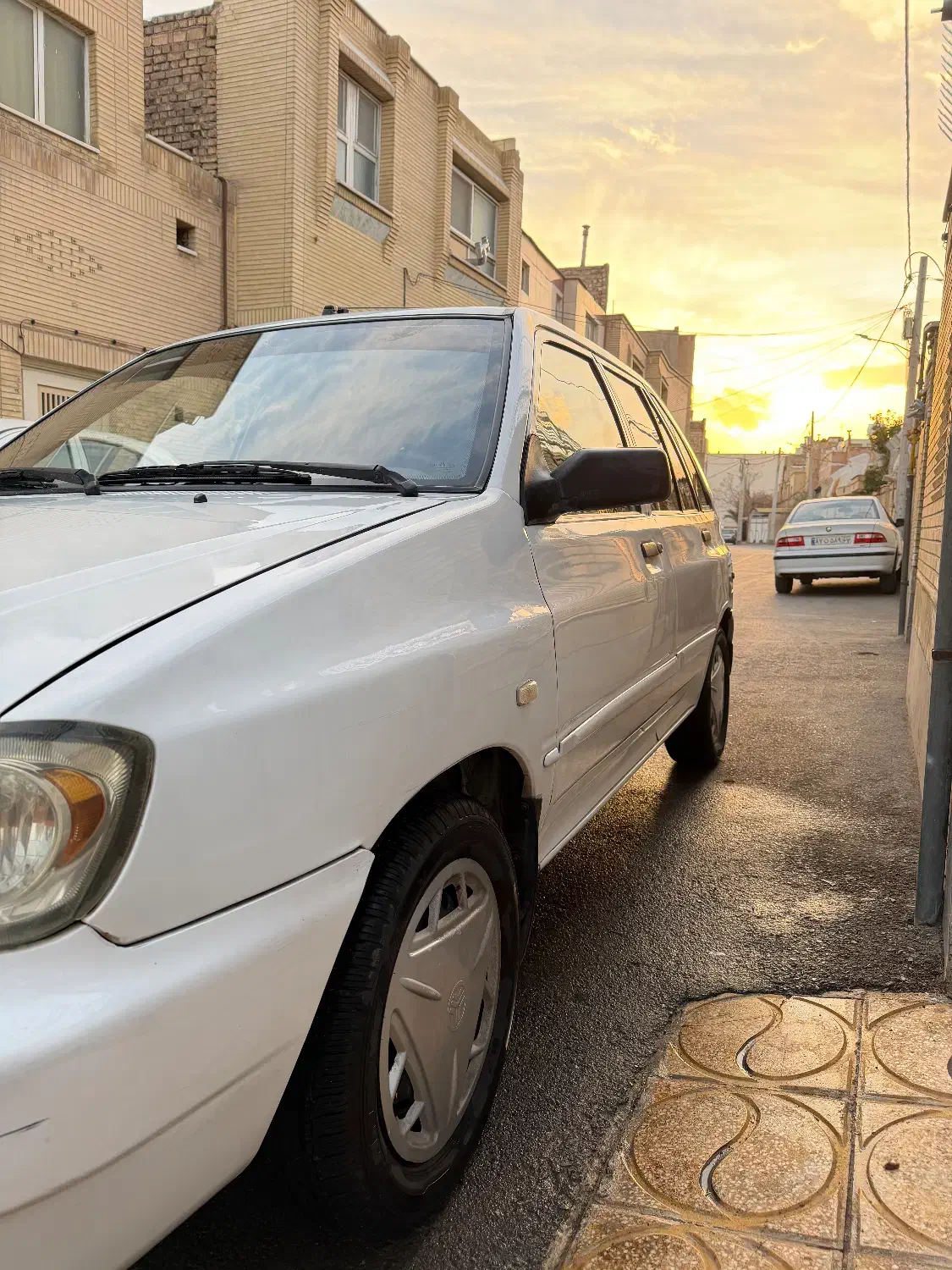 ۱۱۱ مدل ۹۸ بی رنگ|خودرو سواری و وانت|اصفهان, شیخ اشراق|دیوار