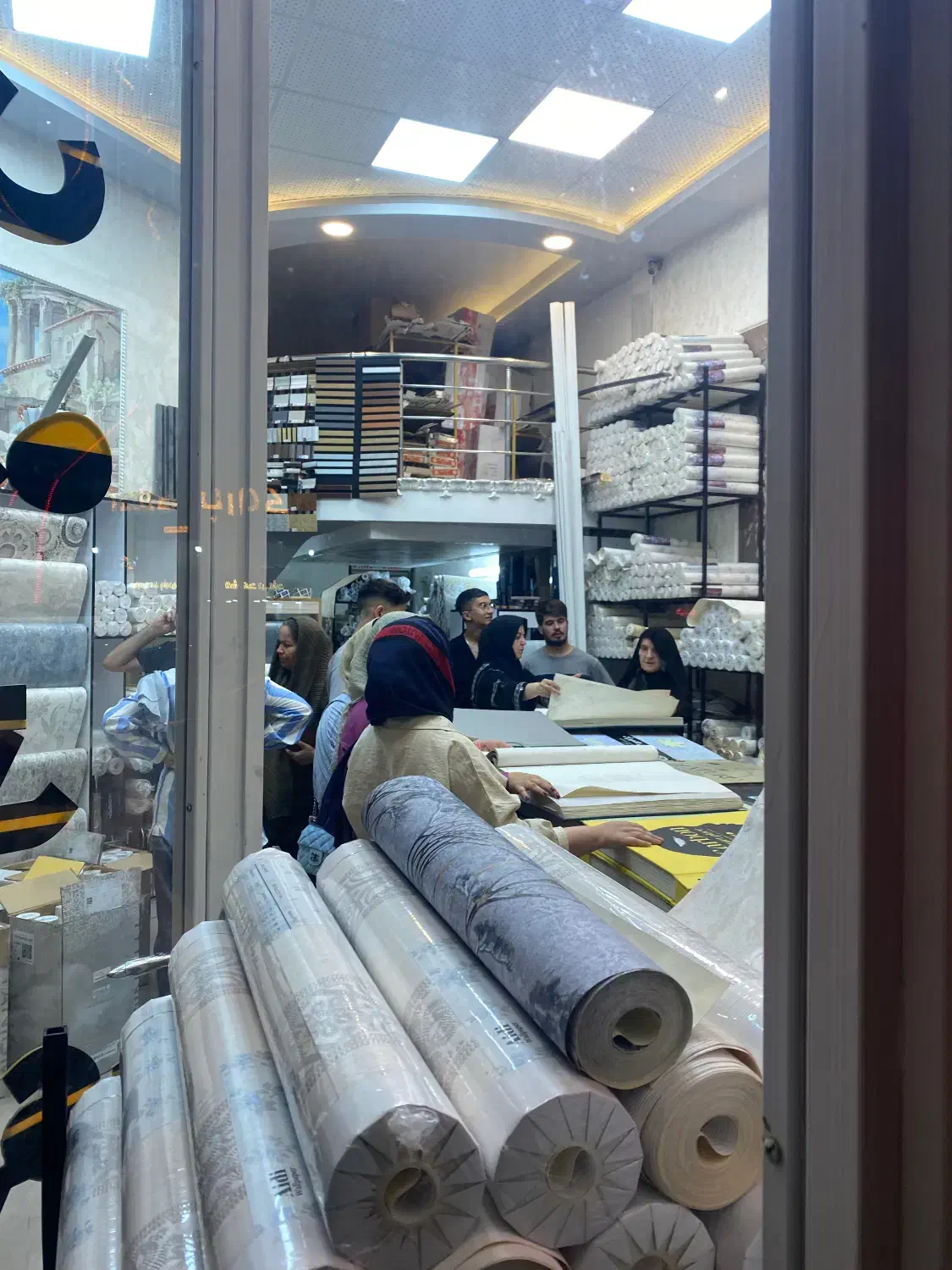 پخش کاغذدیواری بخاطرپربودن دفترحراجی۷۰تومن تا۲۵۰|خدمات پیشه و مهارت|اردبیل, |دیوار