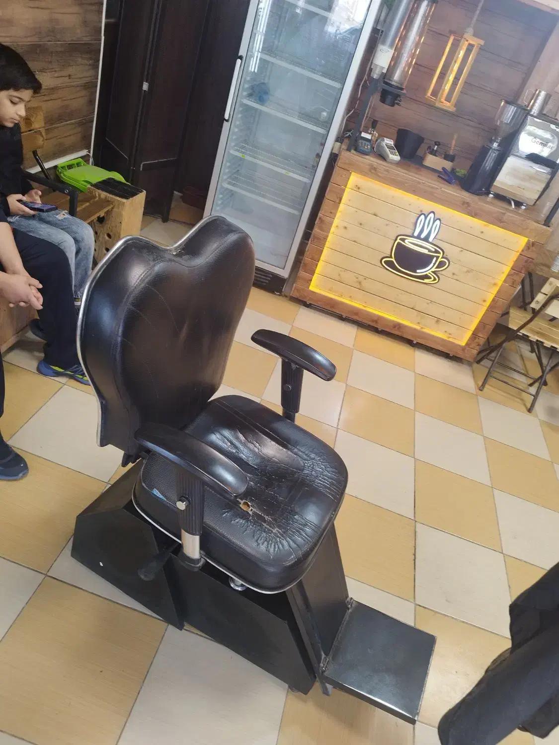 صندلی آرایشگری|آرایشگاه و سالن‌های زیبایی|کرمانشاه, |دیوار