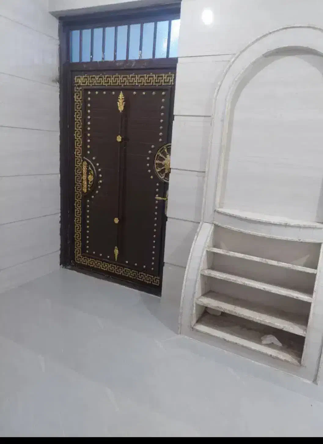 فروش منزل ویلایی- اکباتان خیابان ۴۲ متری دادگستری|فروش خانه و ویلا|اهواز, شهرک اکباتان|دیوار