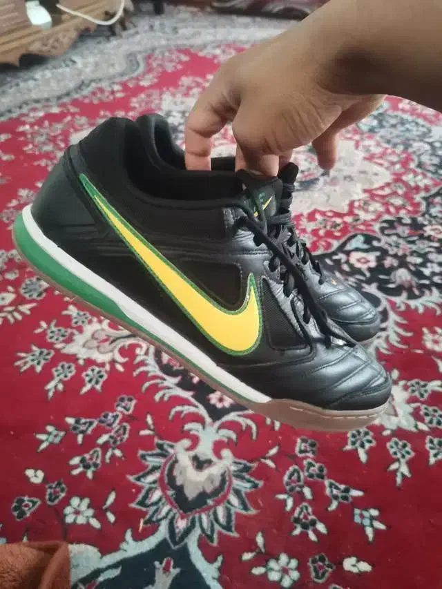 کفش سالنی گتو کلاسیک سایز 42-27cm|کیف، کفش، کمربند|خرم بید, |دیوار