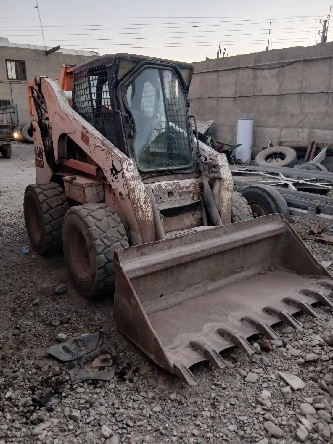 بابکت اس ۳۰۰|خودرو سنگین|هشتگرد, طاووسیه|دیوار