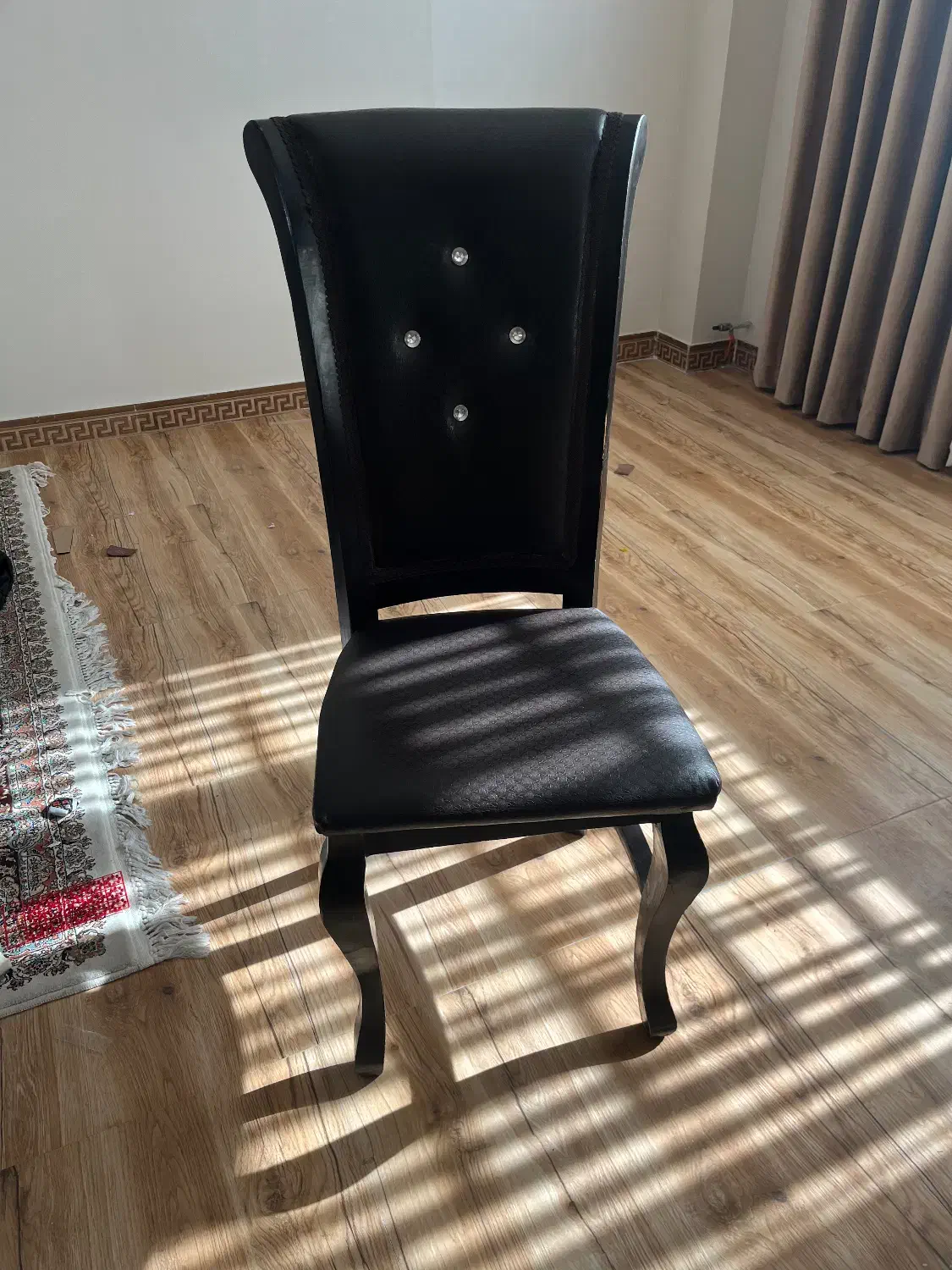 صندلی چرم|میز و صندلی غذاخوری|قیدار, |دیوار