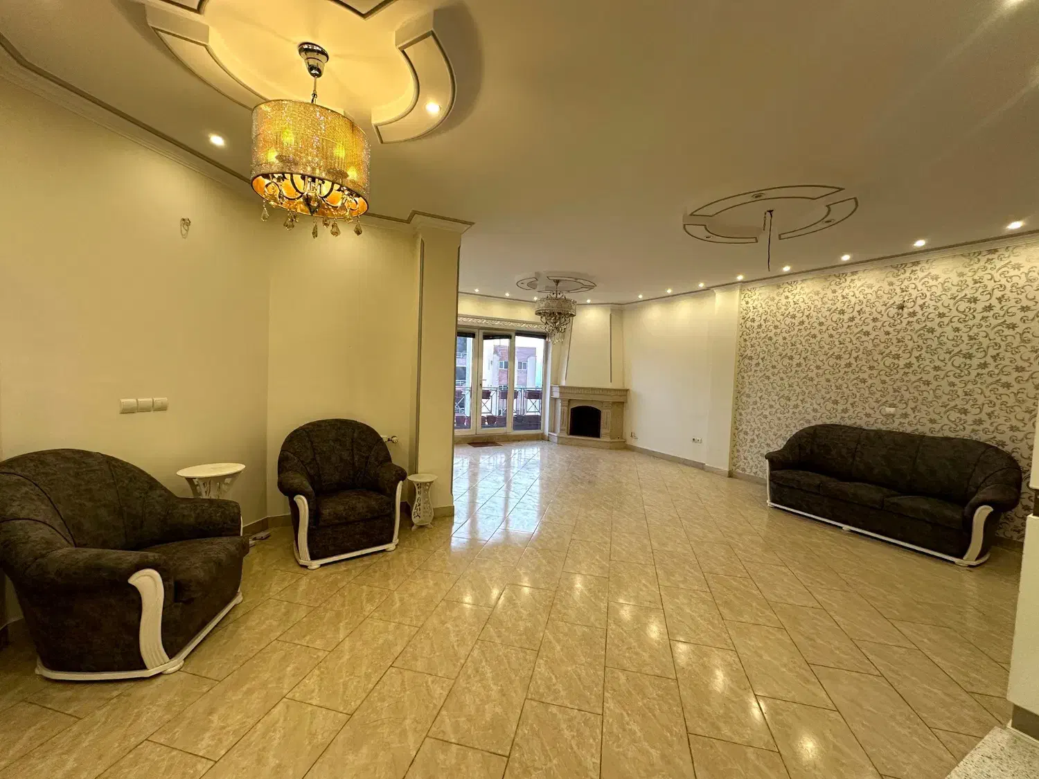 ۱۴۵ متر /سه خواب/ نورگیر /بهترین لوکیشن شهرکOPG