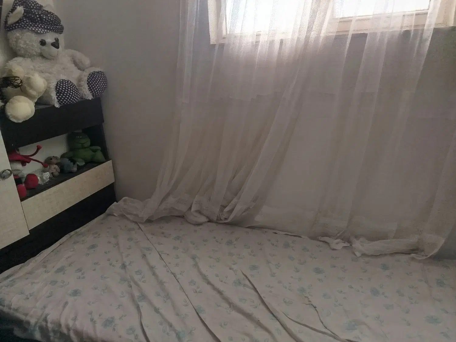 تخت یک نفره همراه باتشک پاتختی|تخت و سرویس خواب|شاهرود, |دیوار