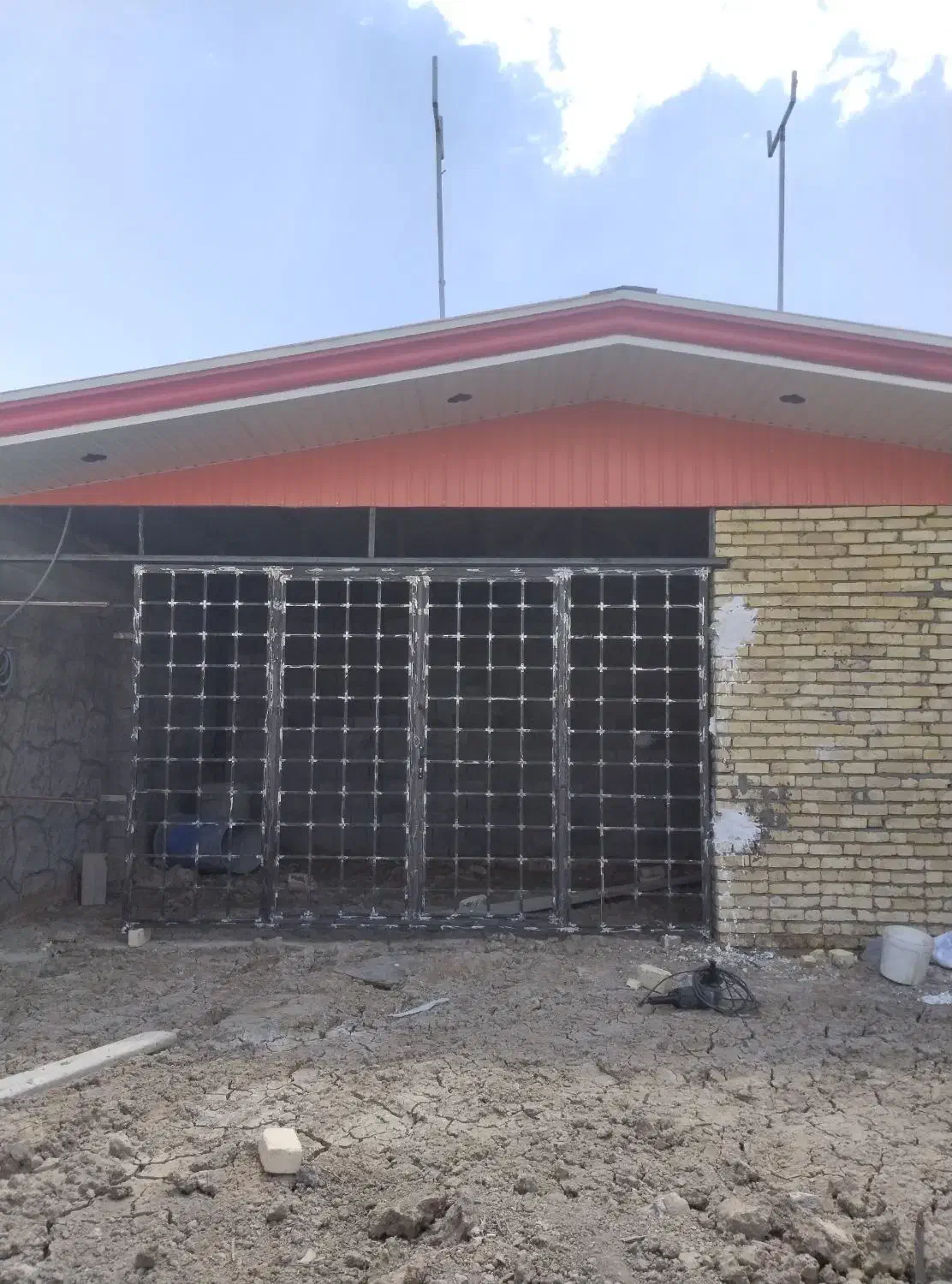 جوشکاری درب و پنجره سقف شیروانی|خدمات پیشه و مهارت|ابریشم, |دیوار