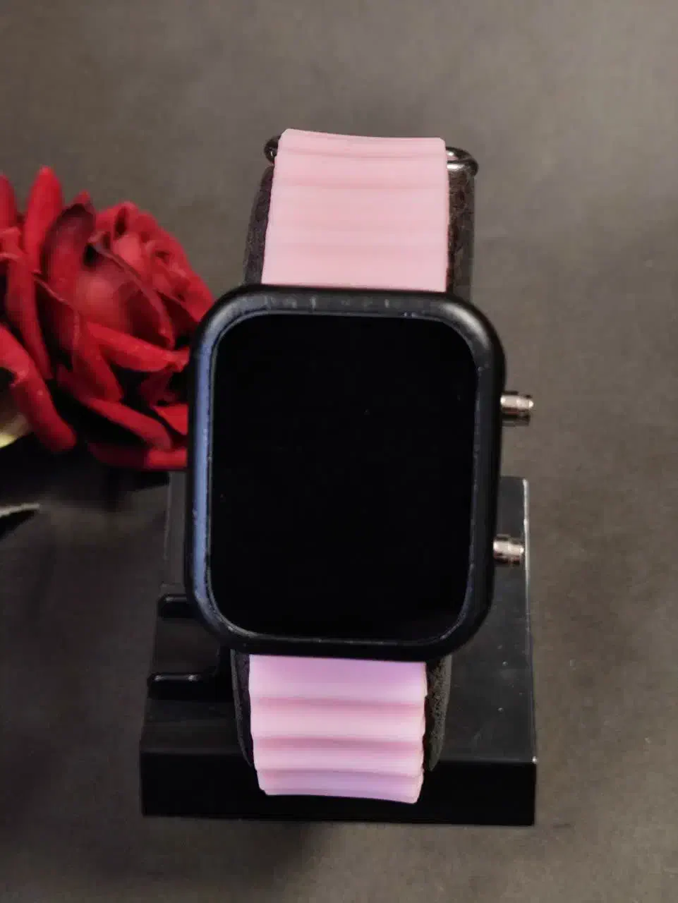 ساعت مچی|ساعت|قم, قلعه کامکار|دیوار