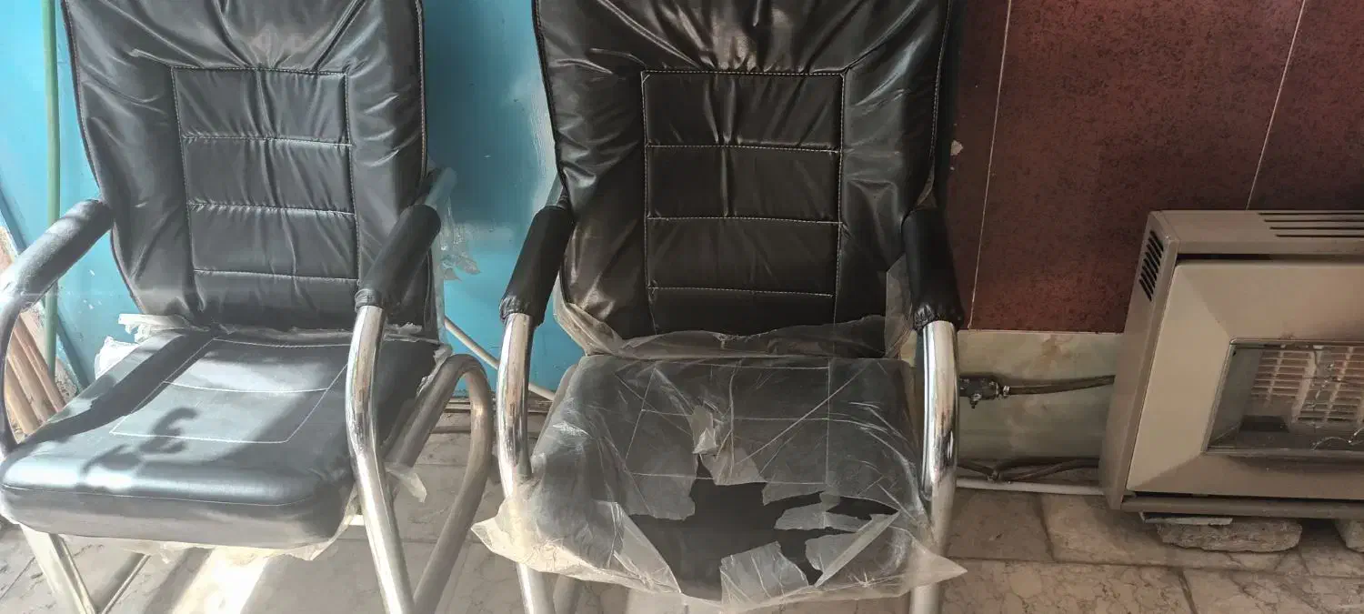 فروش فوری میزوصندلی و گاوصندوق|فروشگاه و مغازه|مشهد, بهمن|دیوار