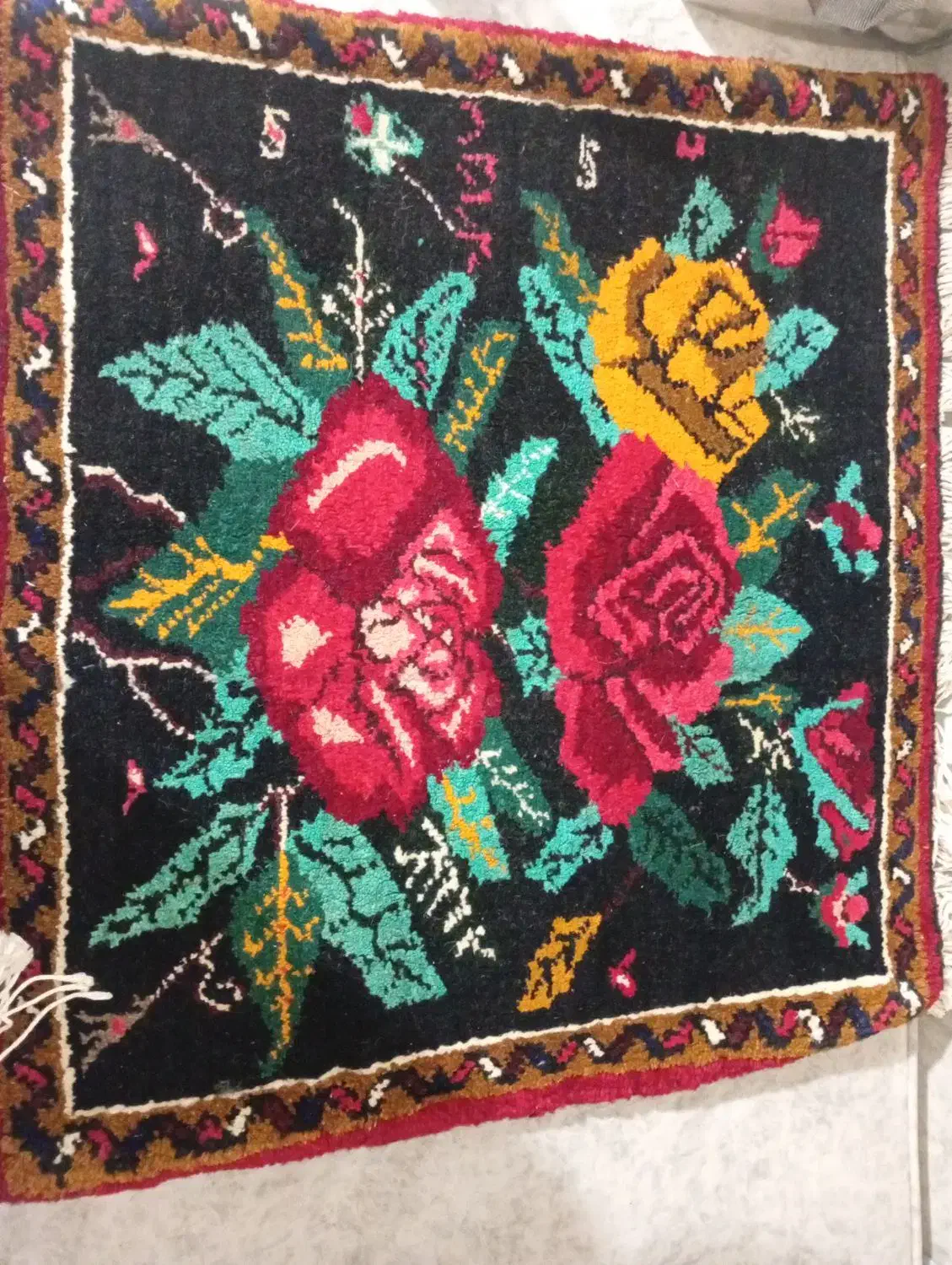 فروشی|تابلو فرش|ری, شهید غیوری (ابن باویه)|دیوار