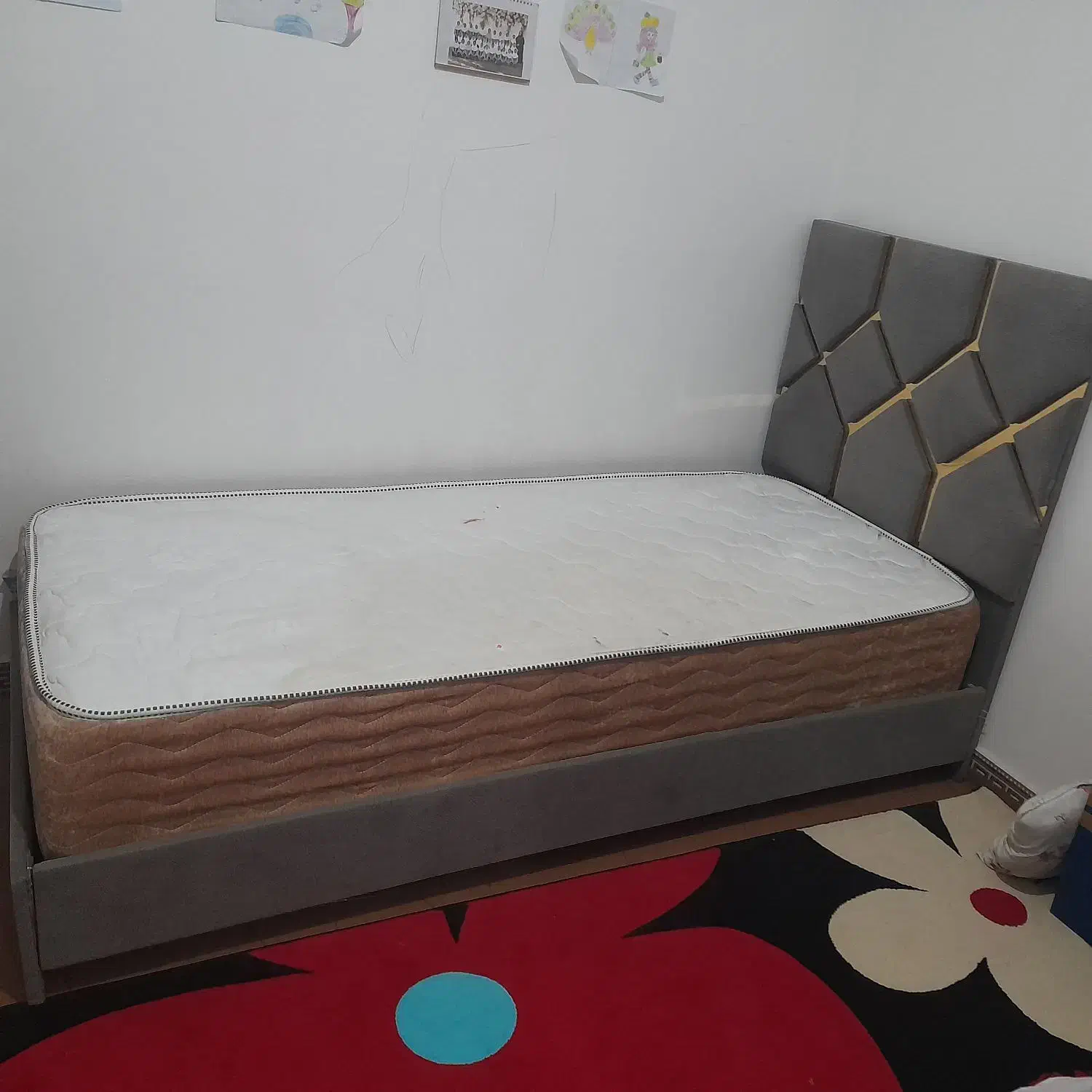 تشکخواب همراه تخت|تشک تختخواب|نظرآباد, نظرآباد|دیوار