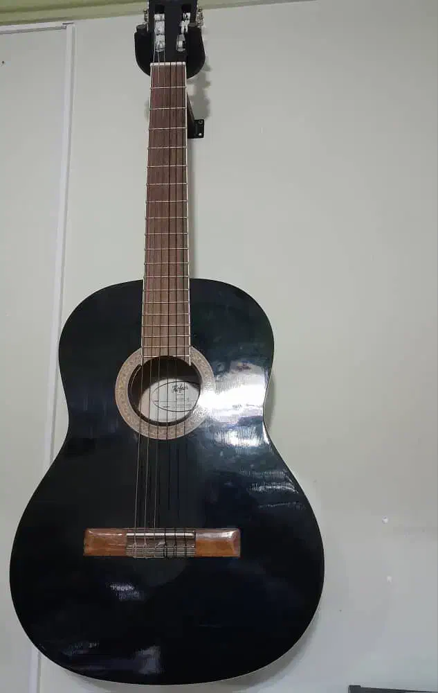 گیتار خوش صدا|گیتار، بیس، امپلیفایر|کرمان, |دیوار