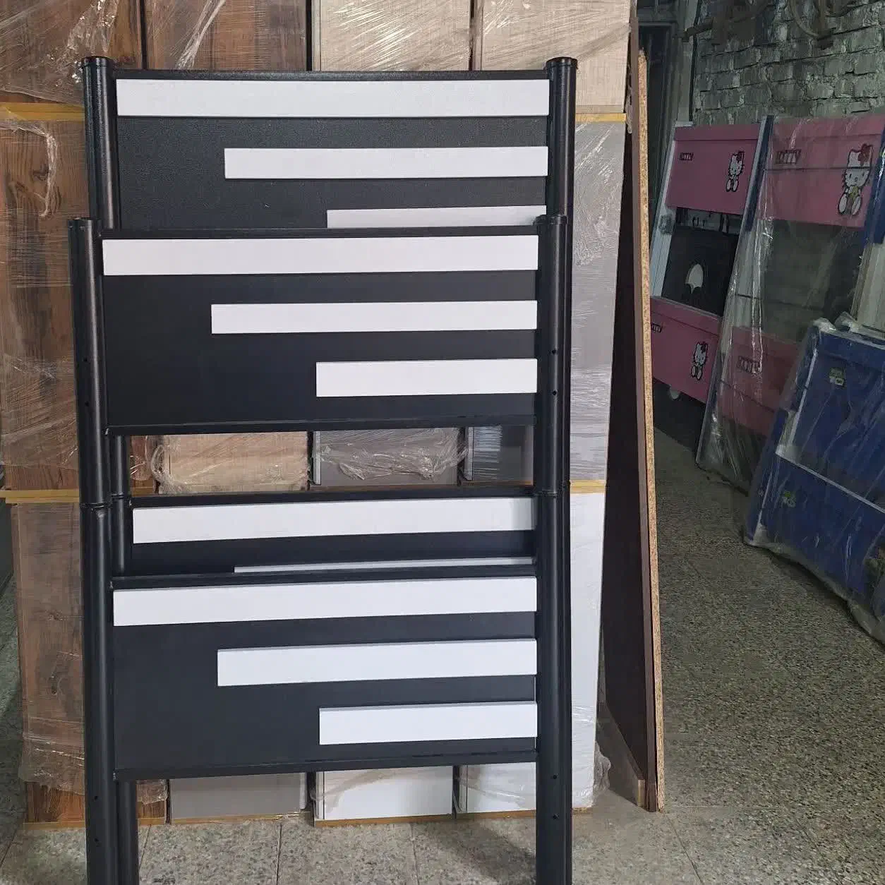 تخت خواب دوطبقه  دو رنگ|تخت و سرویس خواب|اصفهان, هفتون|دیوار