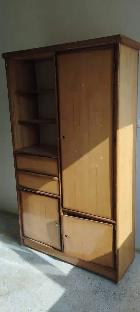 کمد|جاکفشی، کمد، دراور|صدرا-فارس, فاز ۱|دیوار