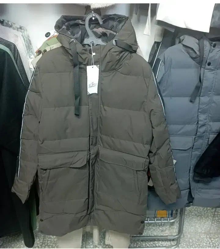 مقداری لباس زنانه فروش بصورت عمده وتکی|لباس|سنندج, |دیوار